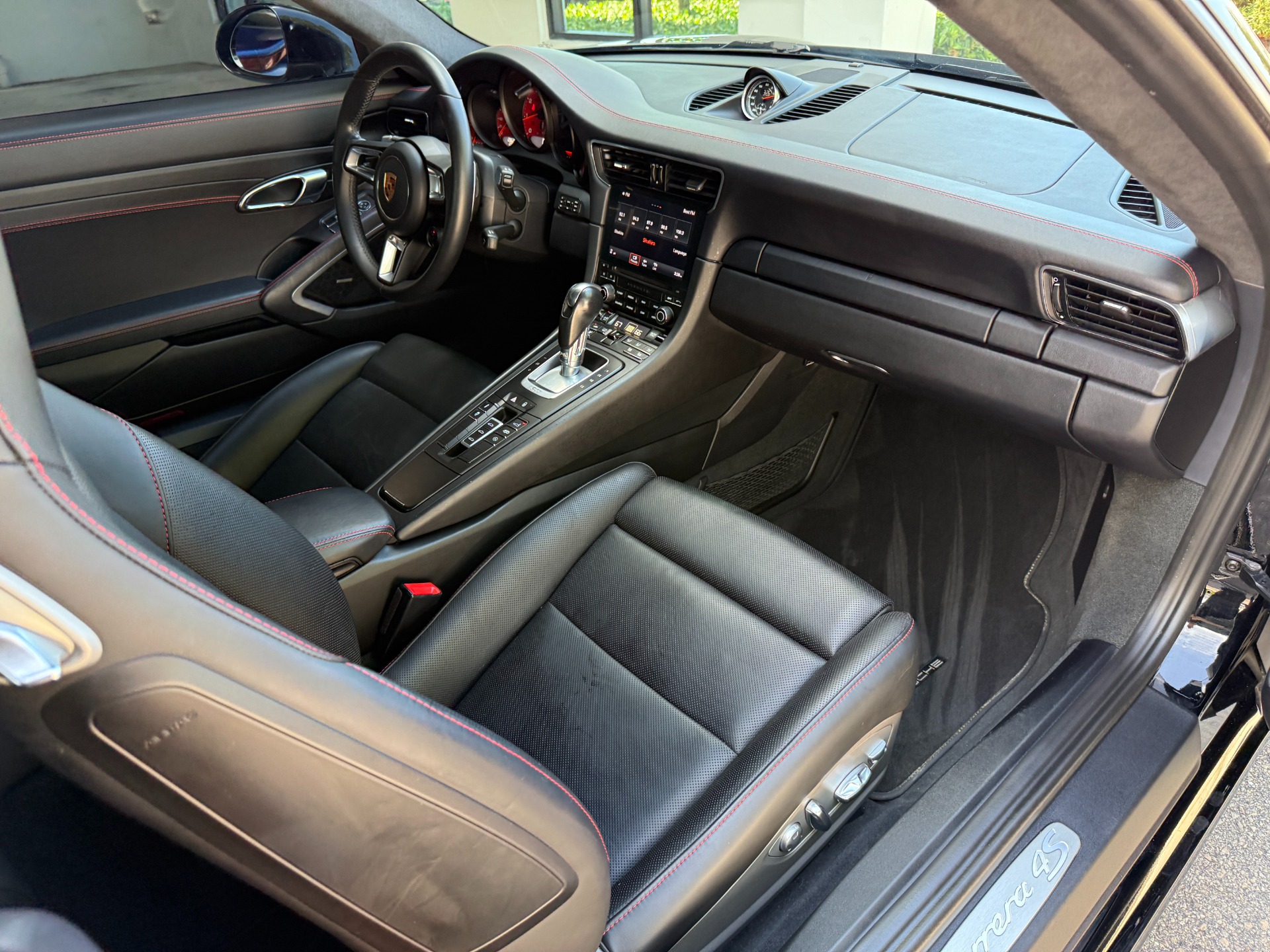 Used-2017-Porsche-911-Carrera-4S