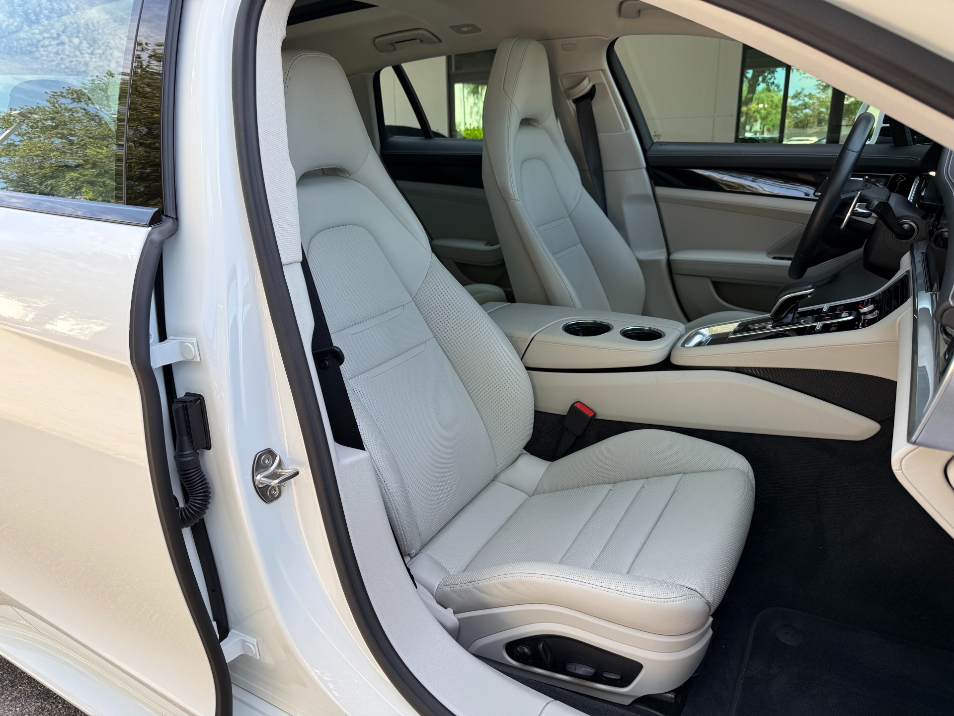 Used-2023-Porsche-Panamera-4-Sport-Turismo