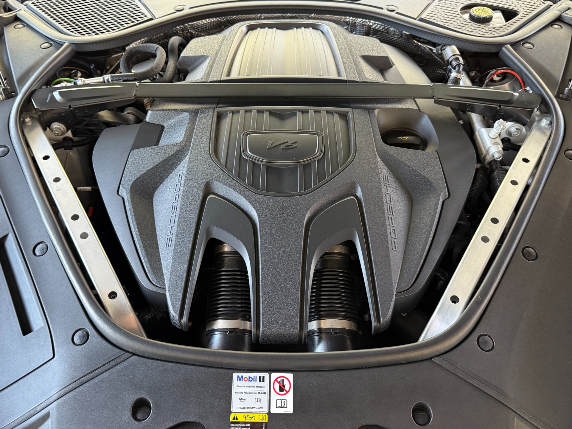 Used-2023-Porsche-Panamera-4-Sport-Turismo