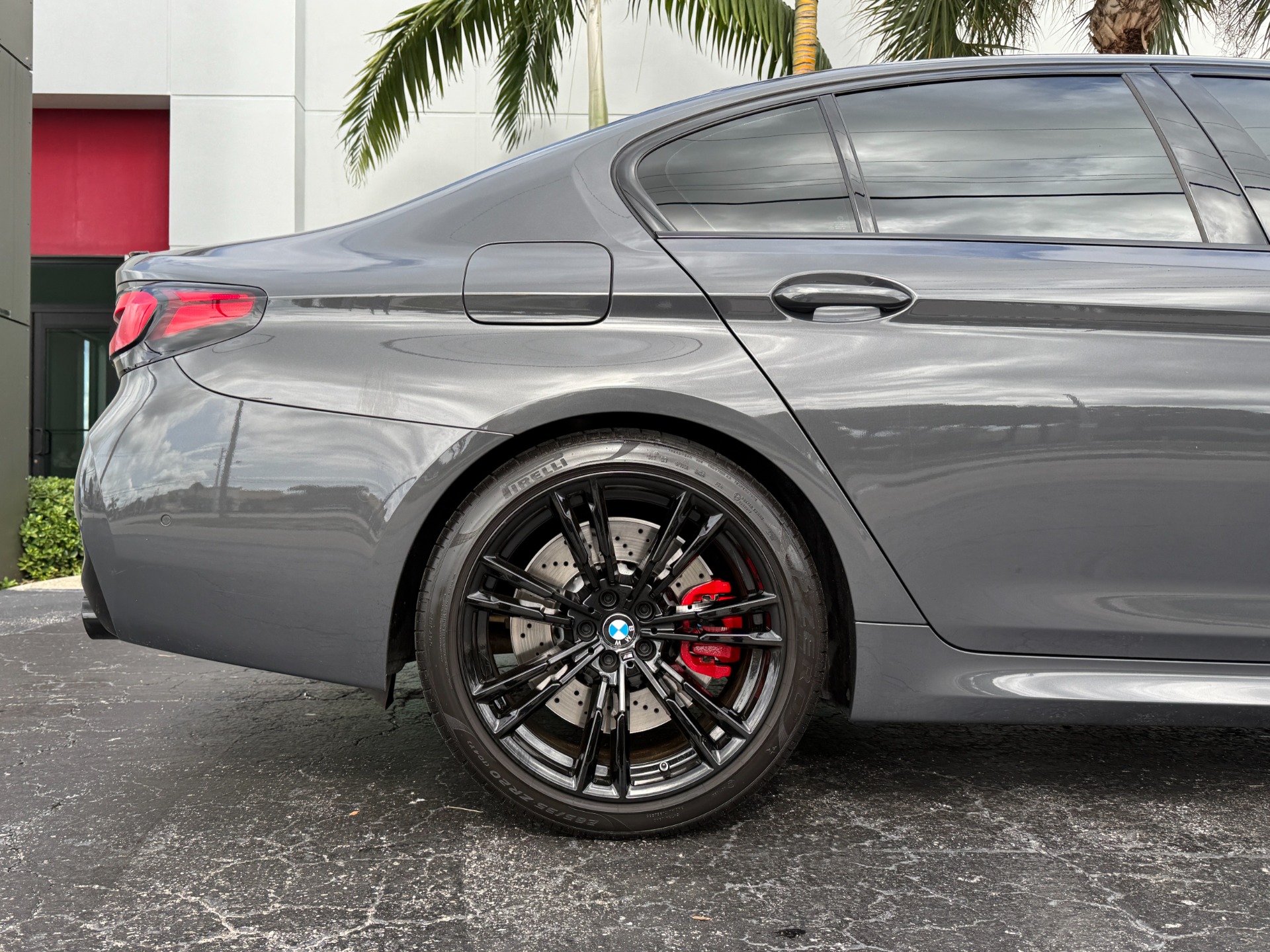 Used-2022-BMW-M5