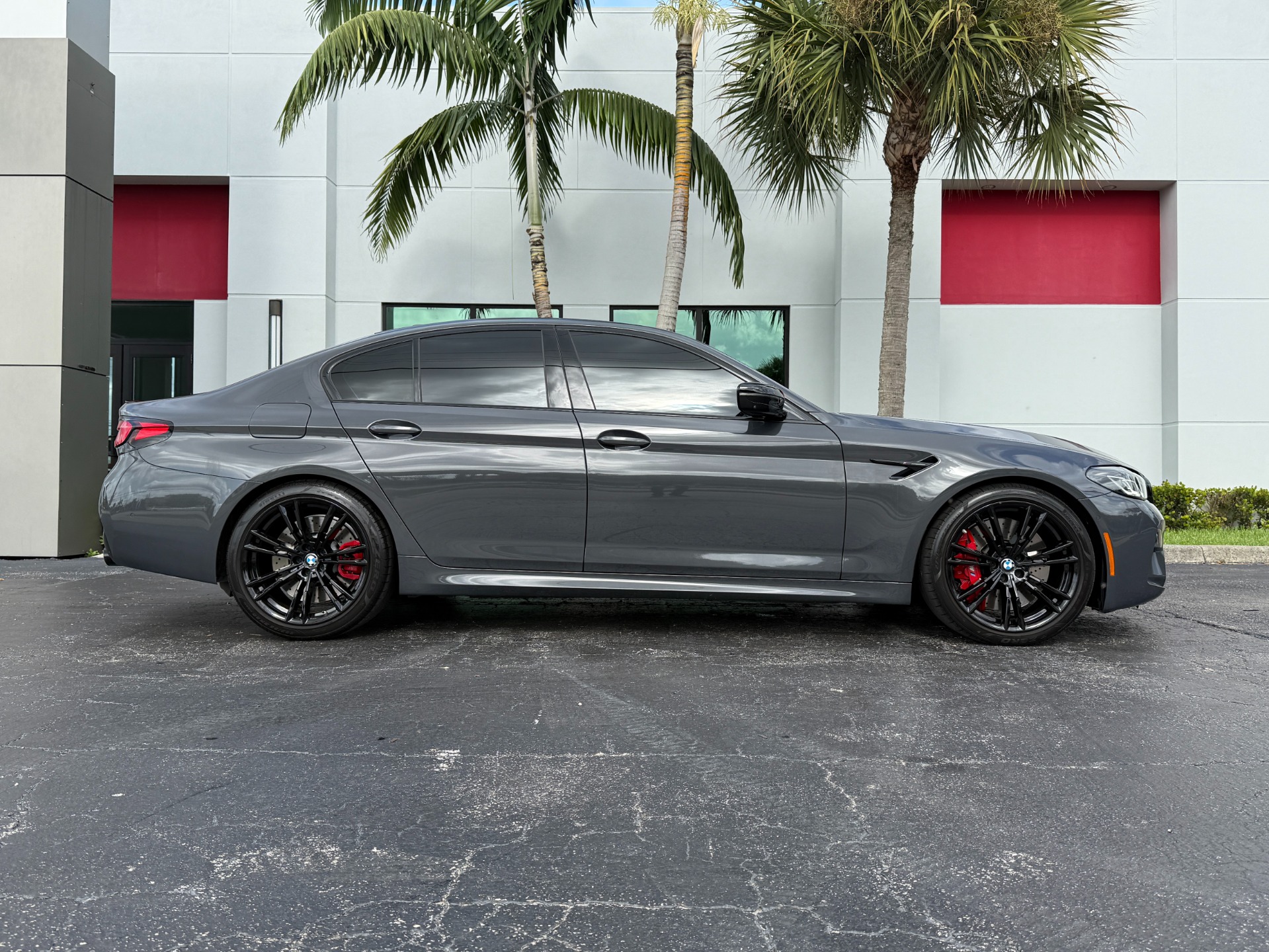 Used-2022-BMW-M5
