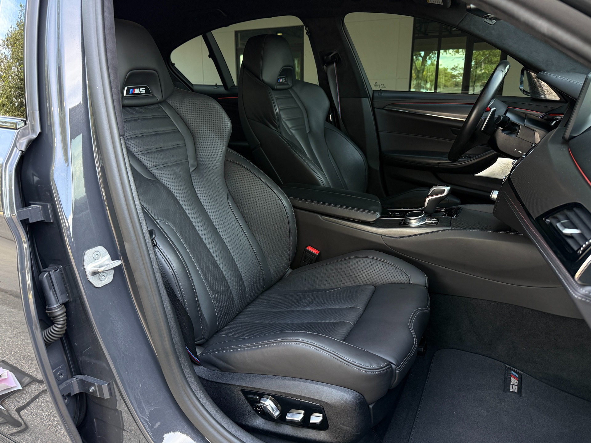 Used-2022-BMW-M5
