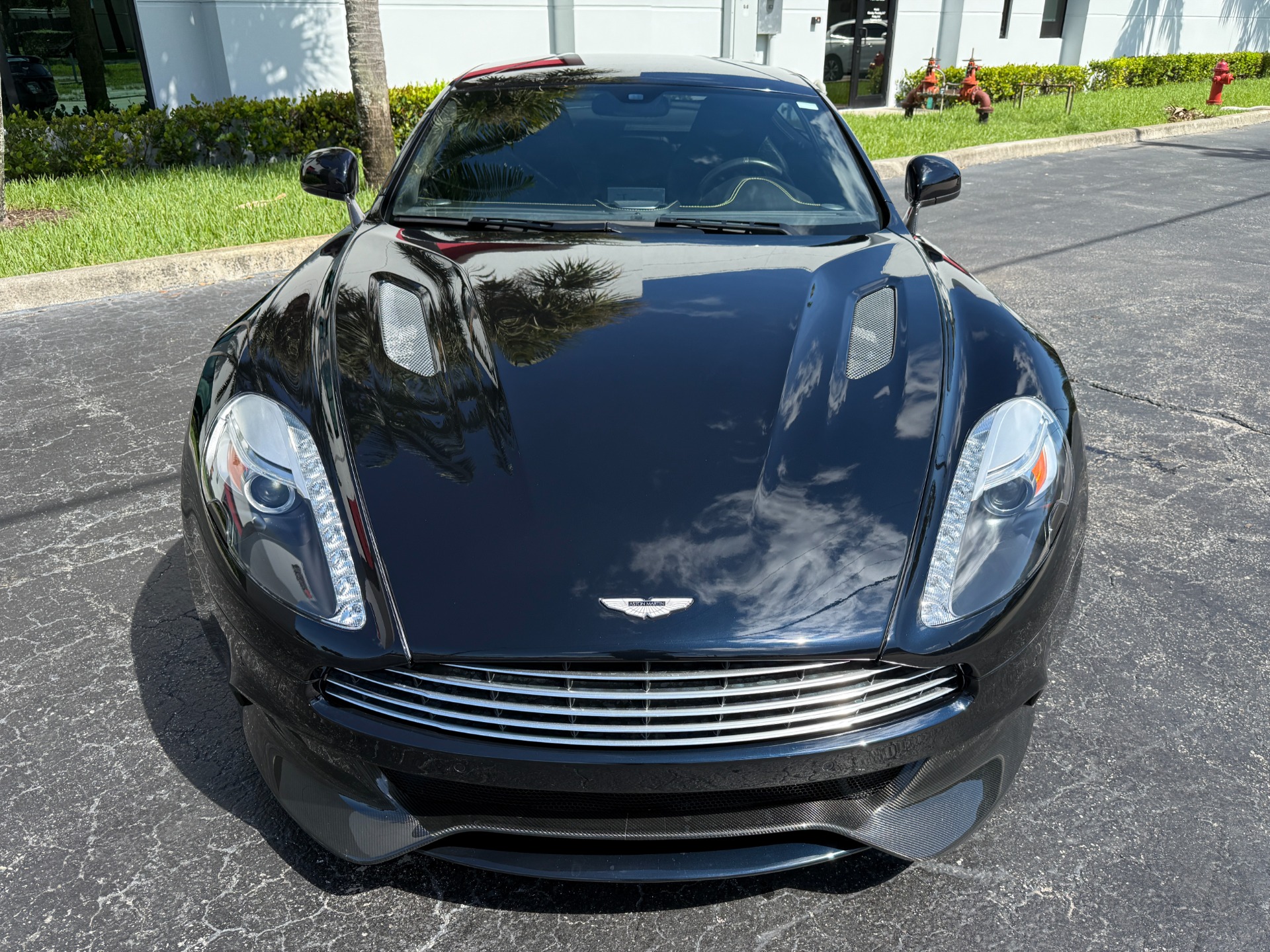 Used-2014-Aston-Martin-Vanquish