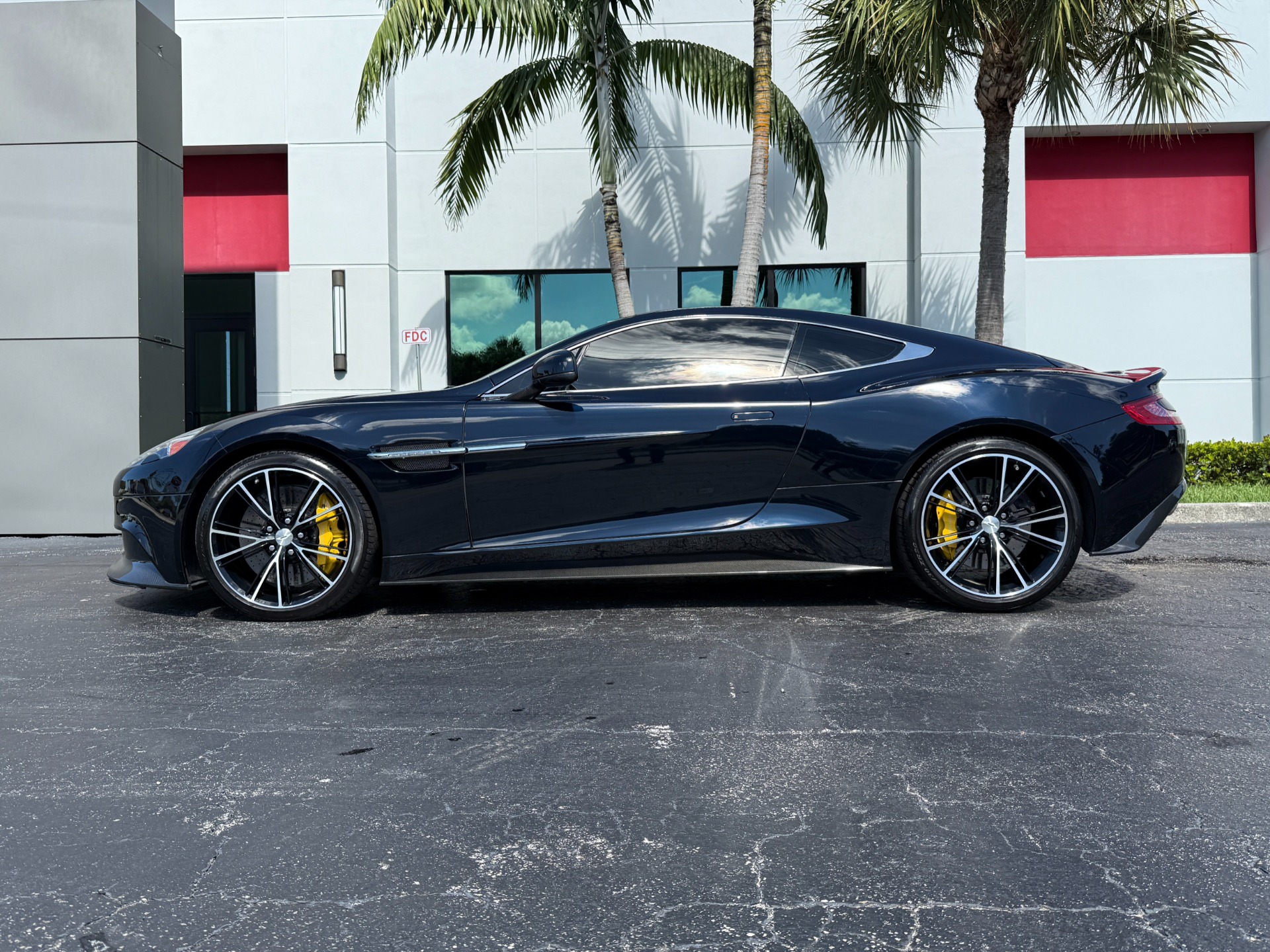 Used-2014-Aston-Martin-Vanquish