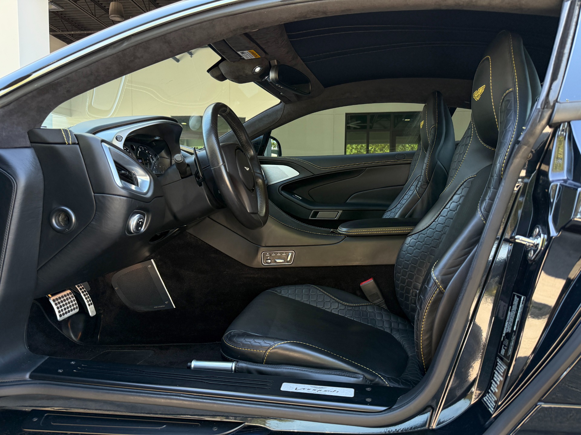 Used-2014-Aston-Martin-Vanquish