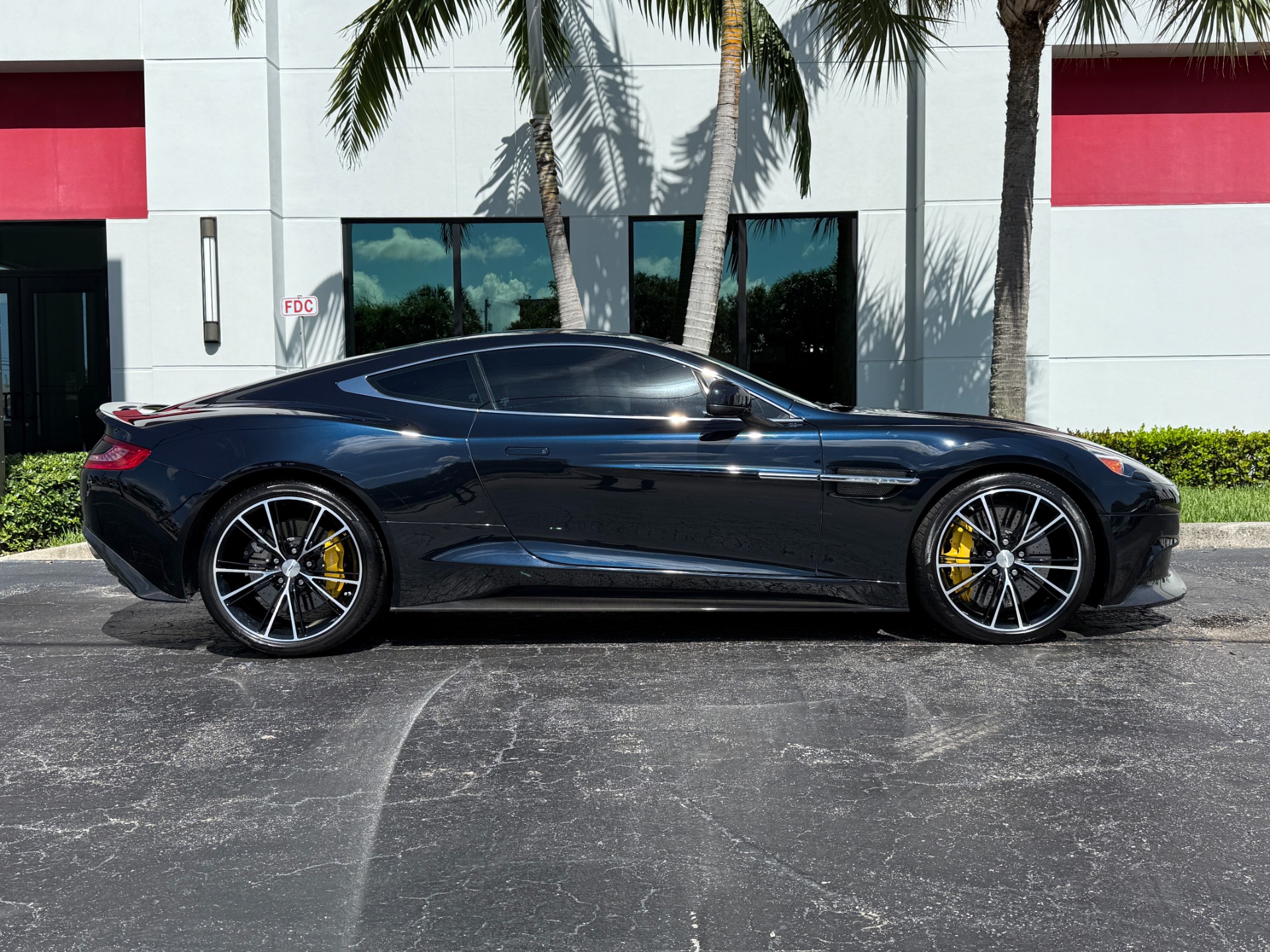 Used-2014-Aston-Martin-Vanquish