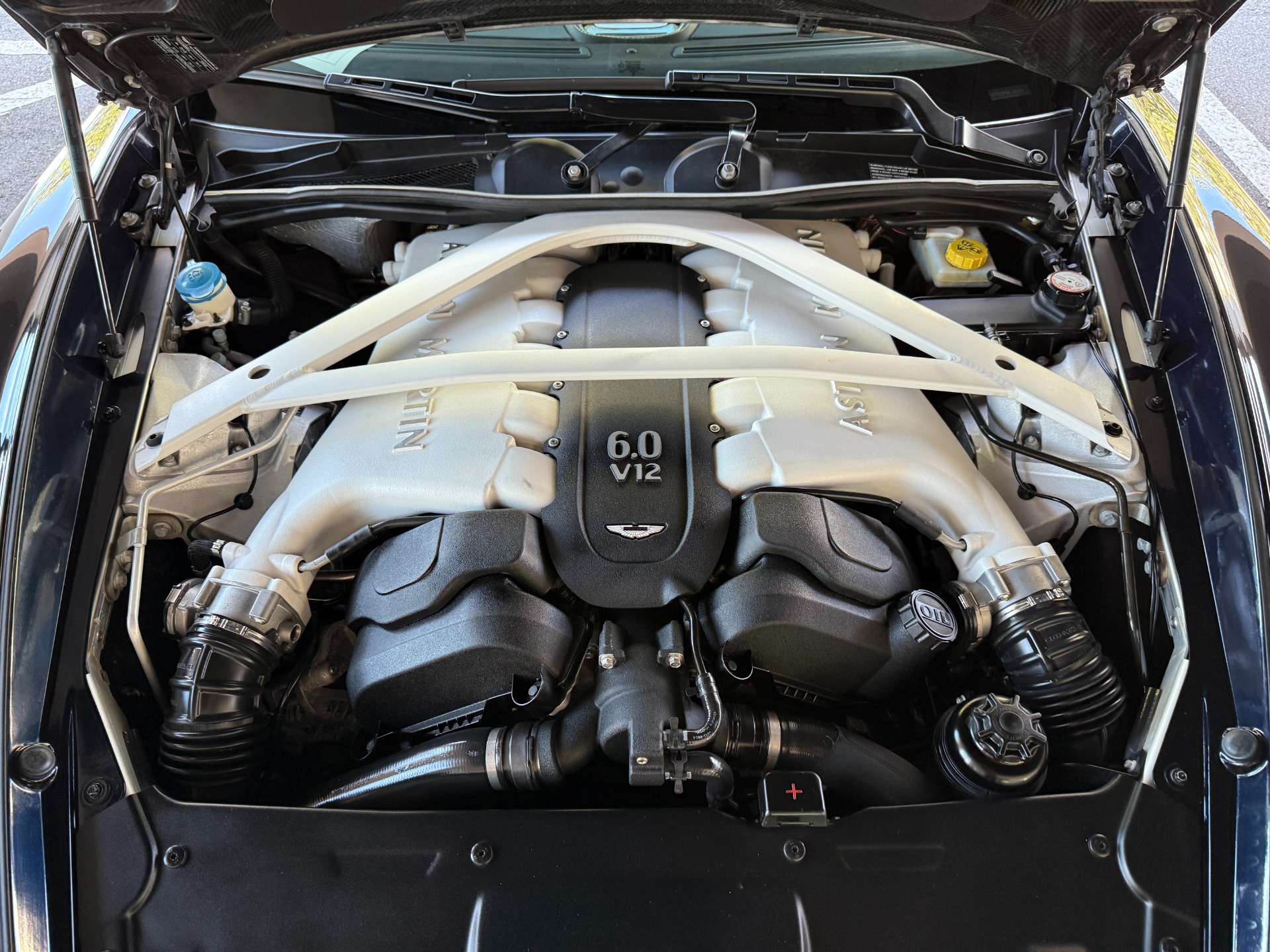Used-2014-Aston-Martin-Vanquish