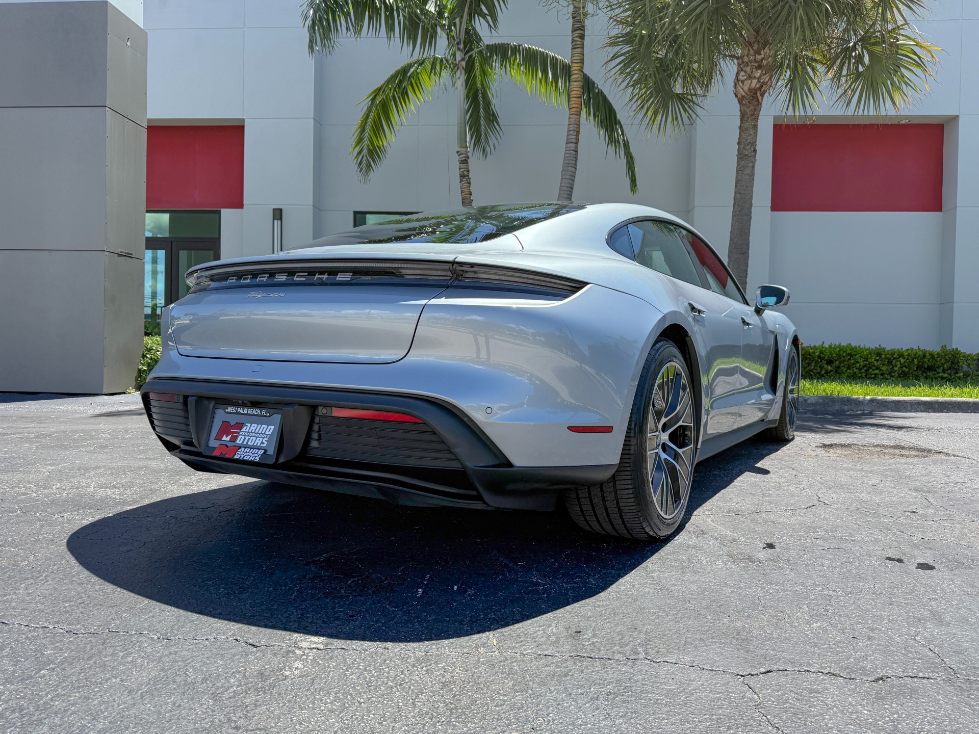 Used-2022-Porsche-Taycan