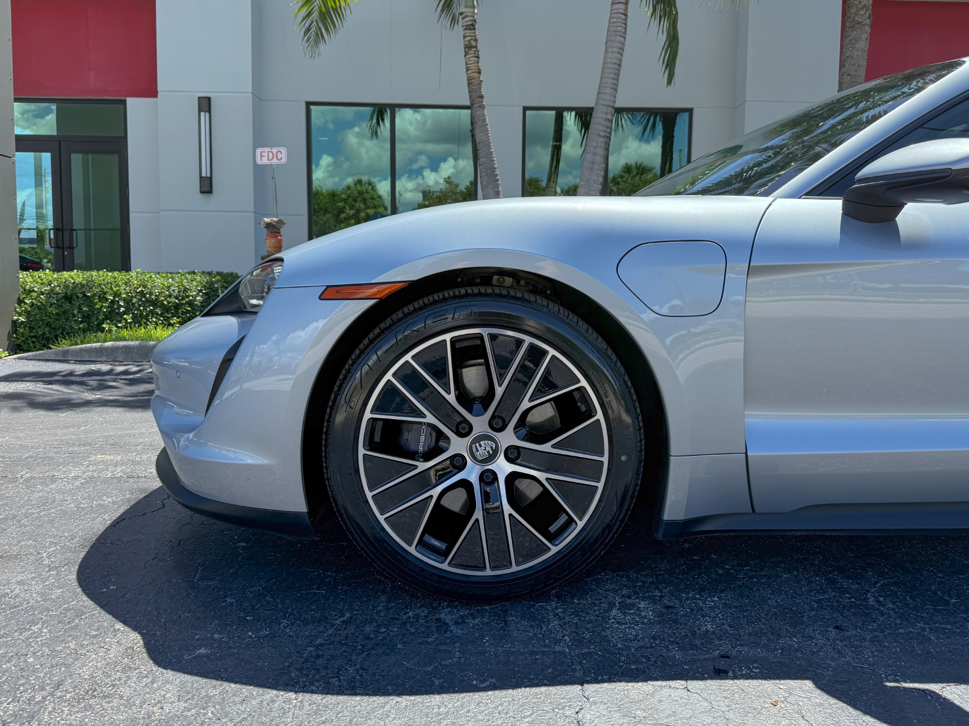 Used-2022-Porsche-Taycan