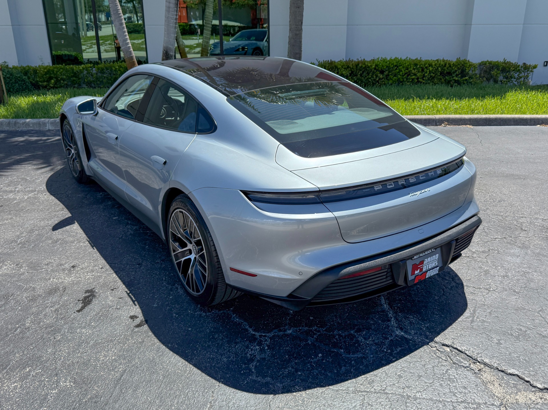 Used-2022-Porsche-Taycan