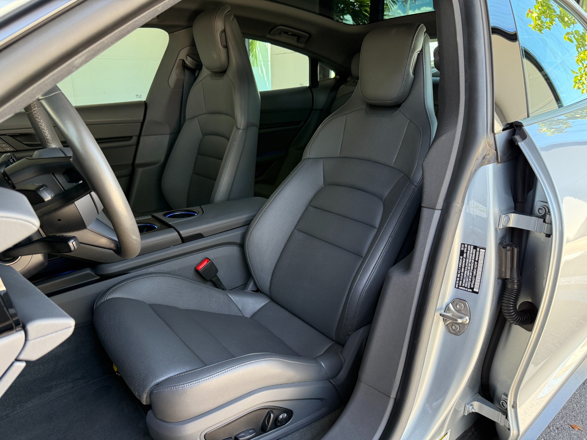 Used-2022-Porsche-Taycan