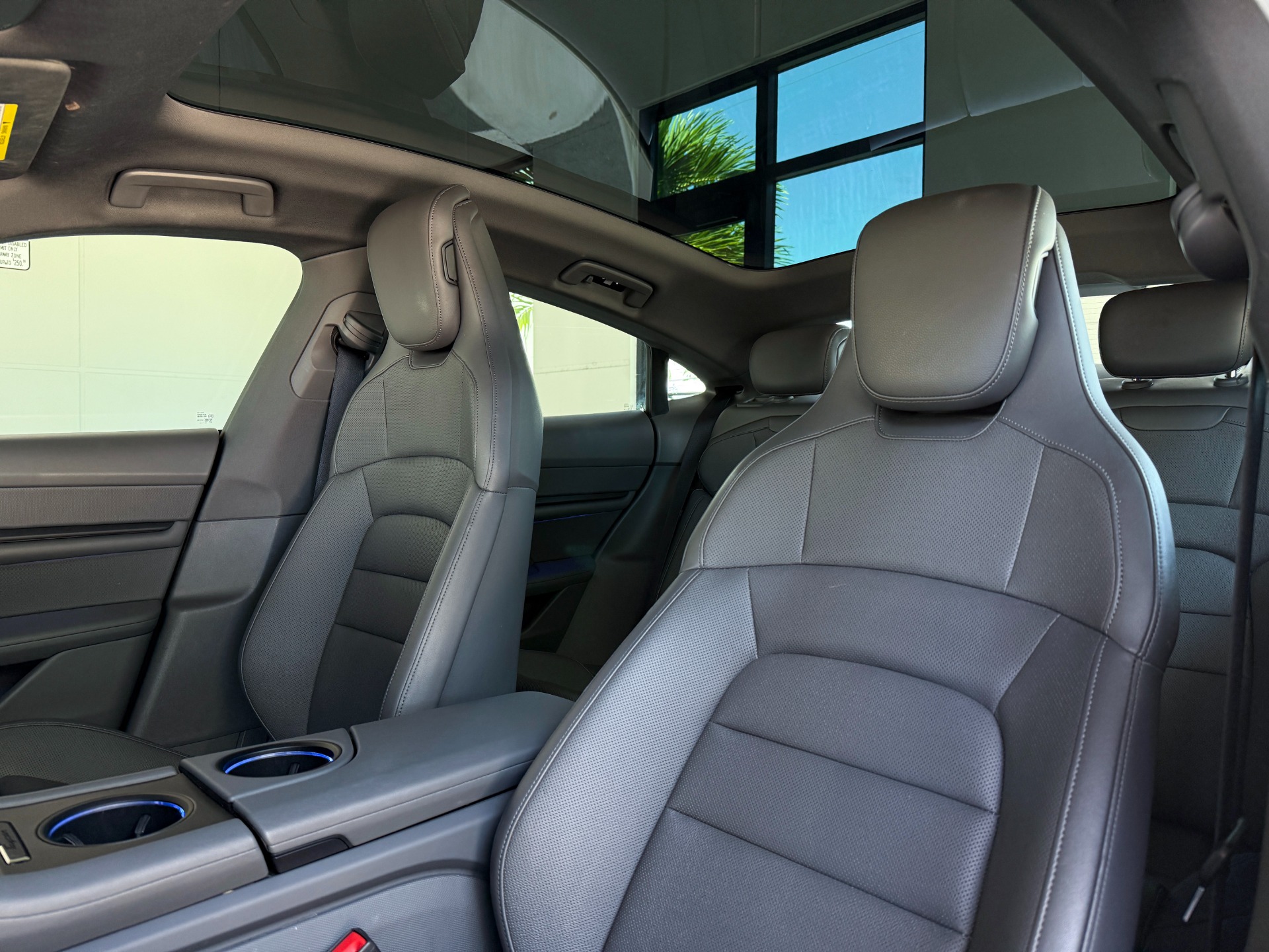 Used-2022-Porsche-Taycan