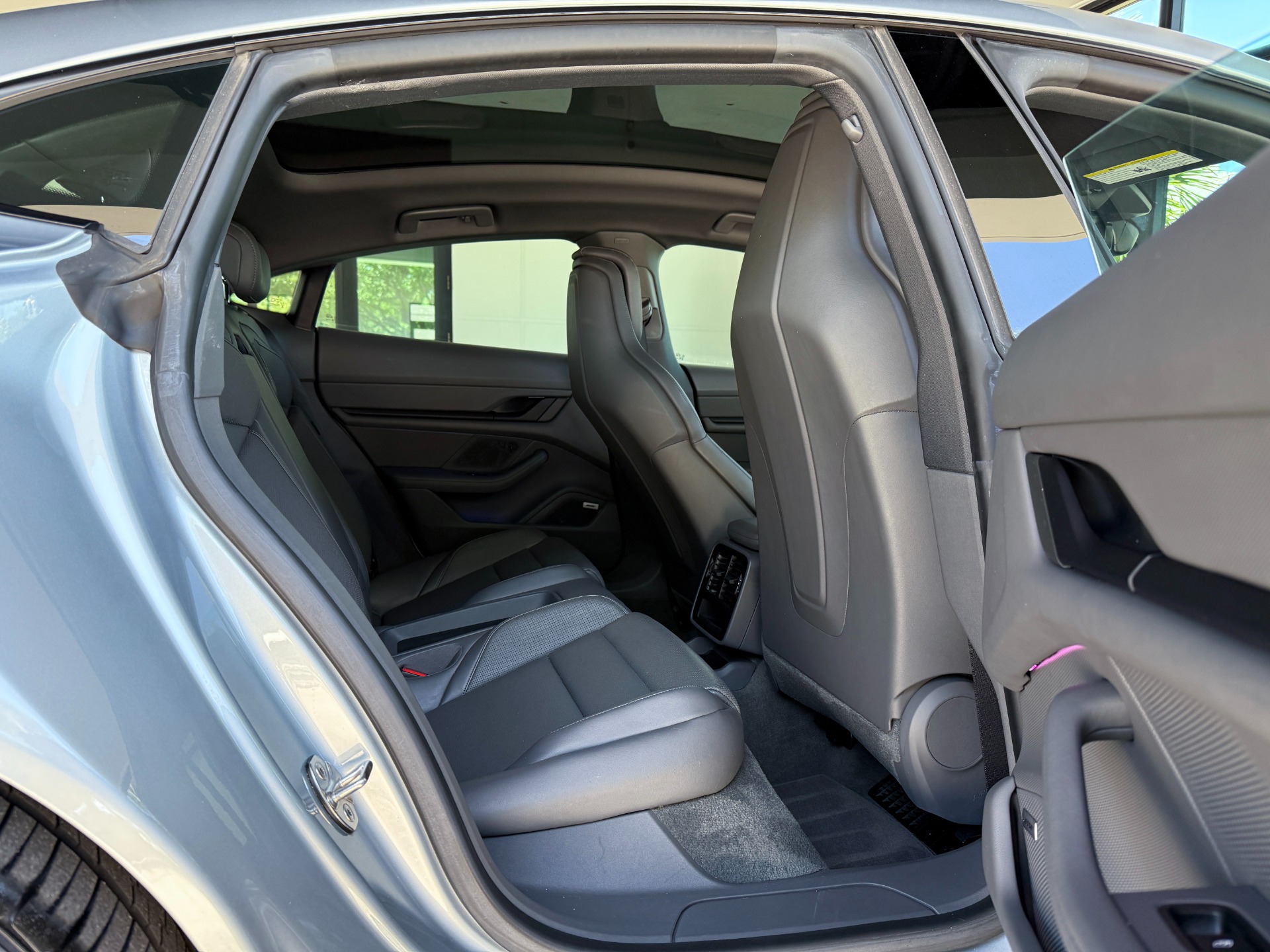 Used-2022-Porsche-Taycan
