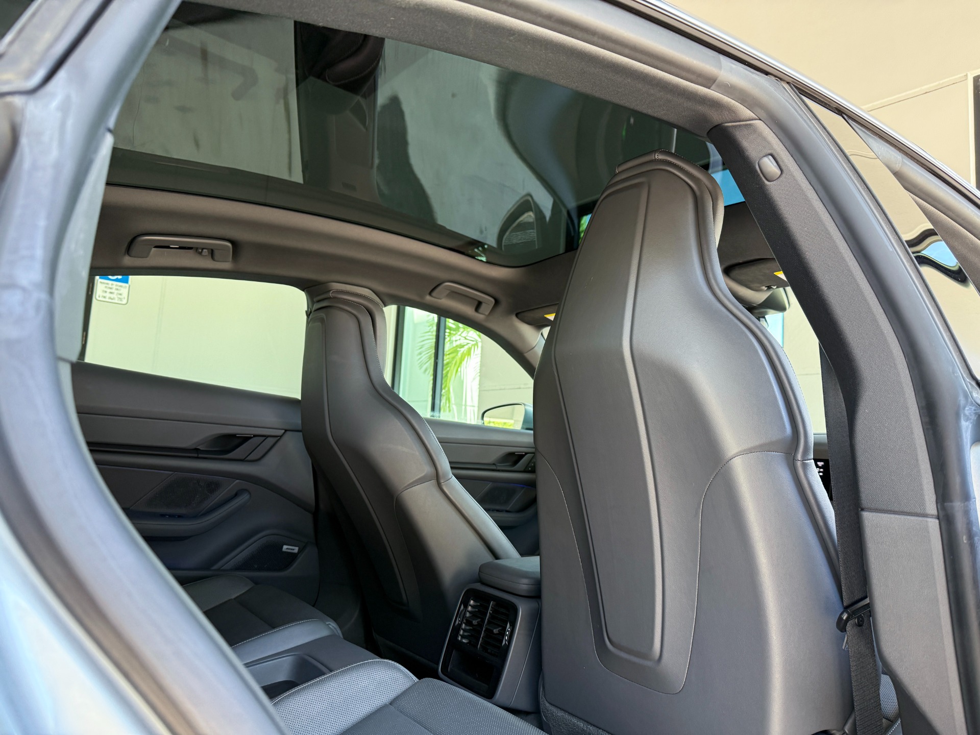Used-2022-Porsche-Taycan
