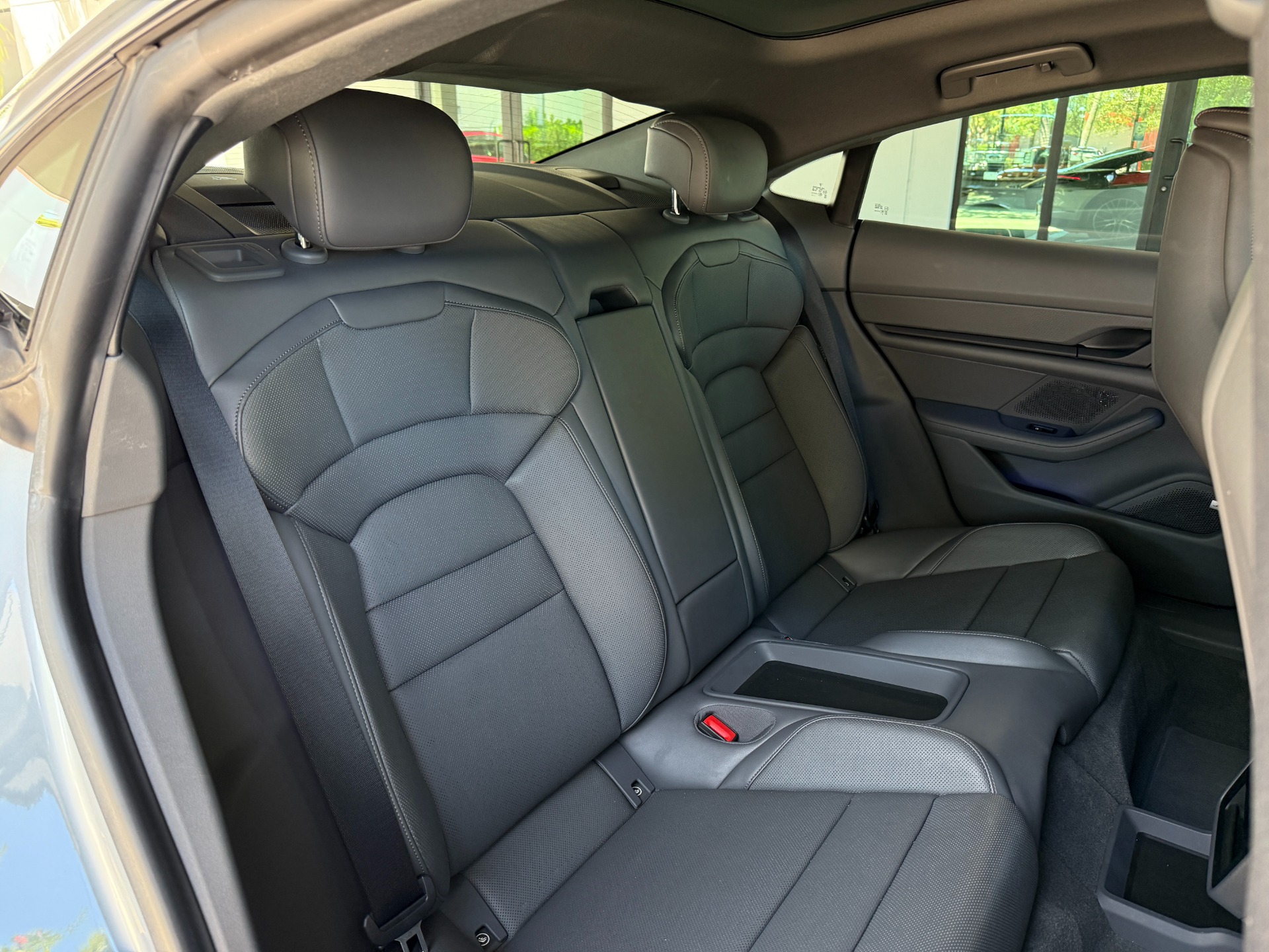 Used-2022-Porsche-Taycan