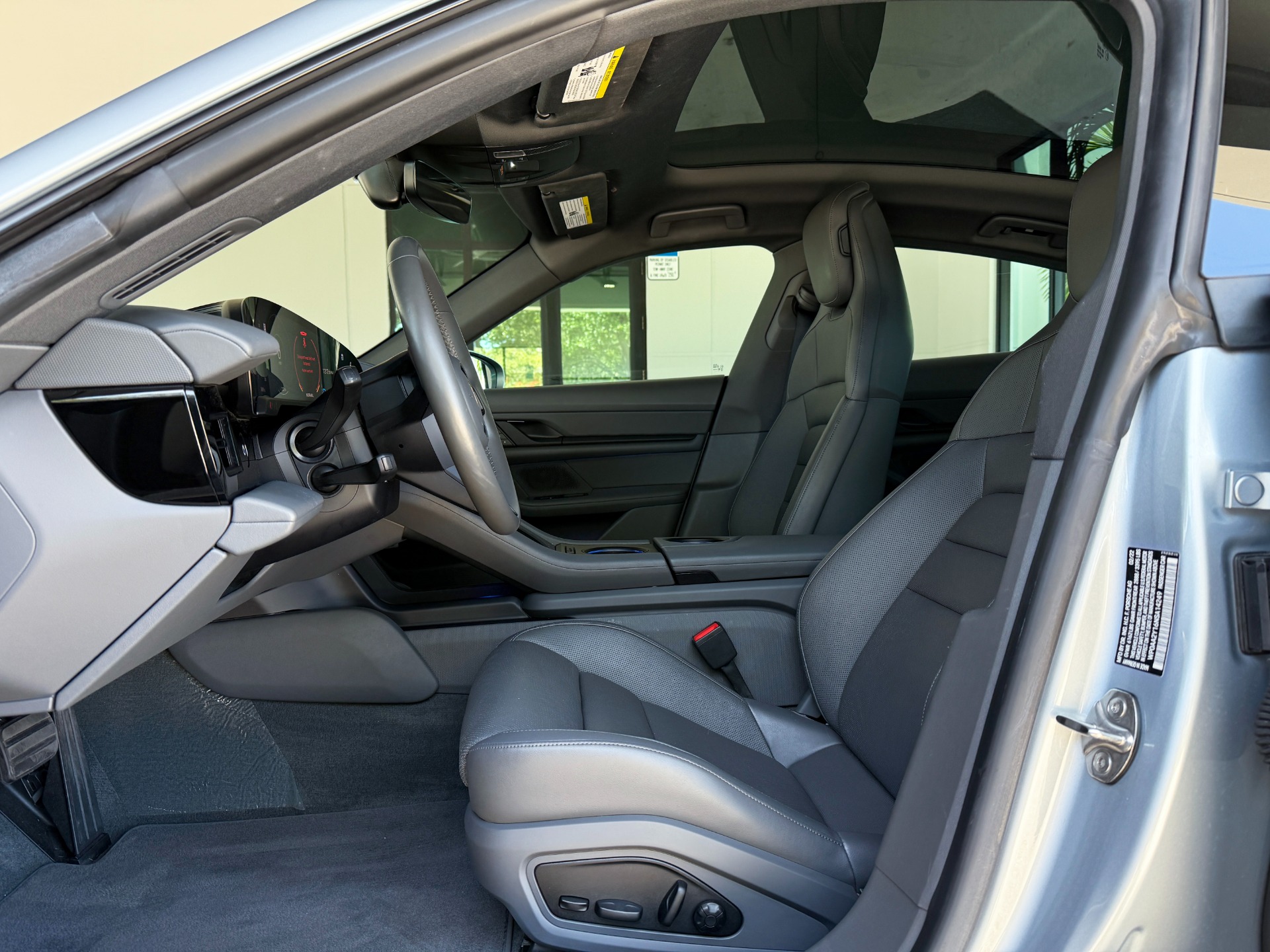 Used-2022-Porsche-Taycan