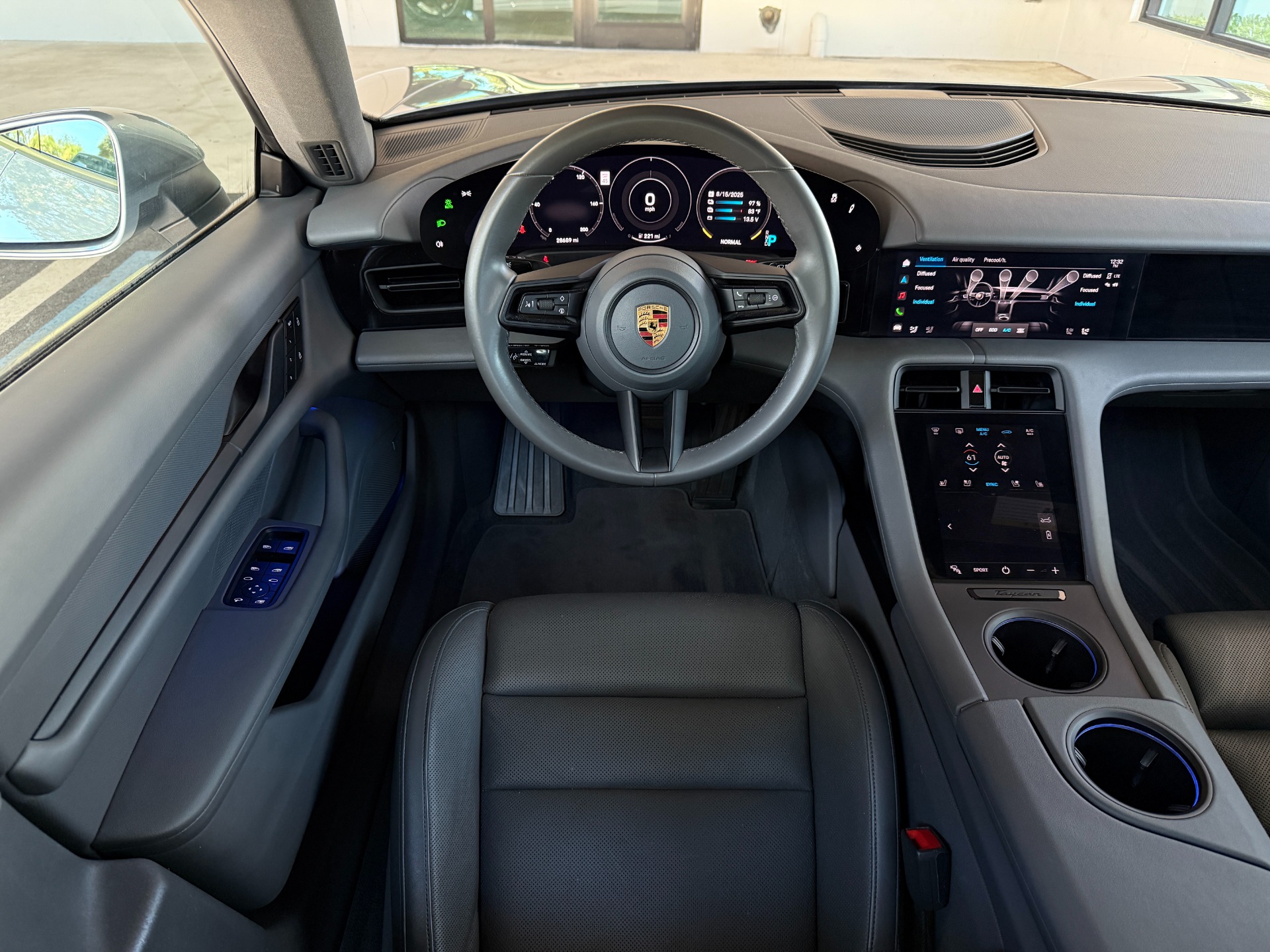 Used-2022-Porsche-Taycan