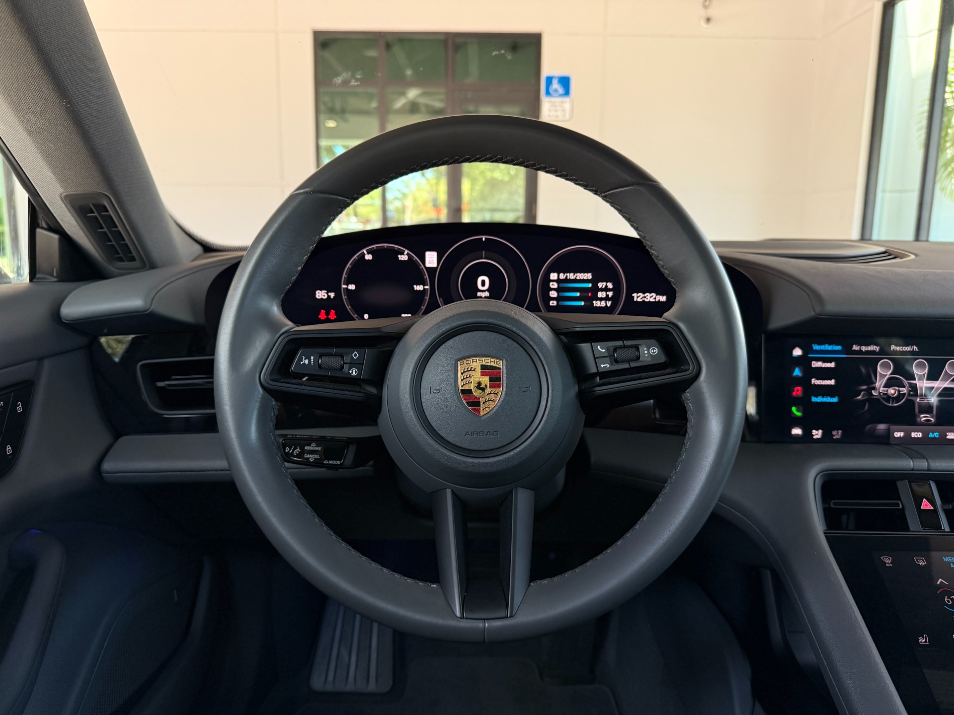 Used-2022-Porsche-Taycan