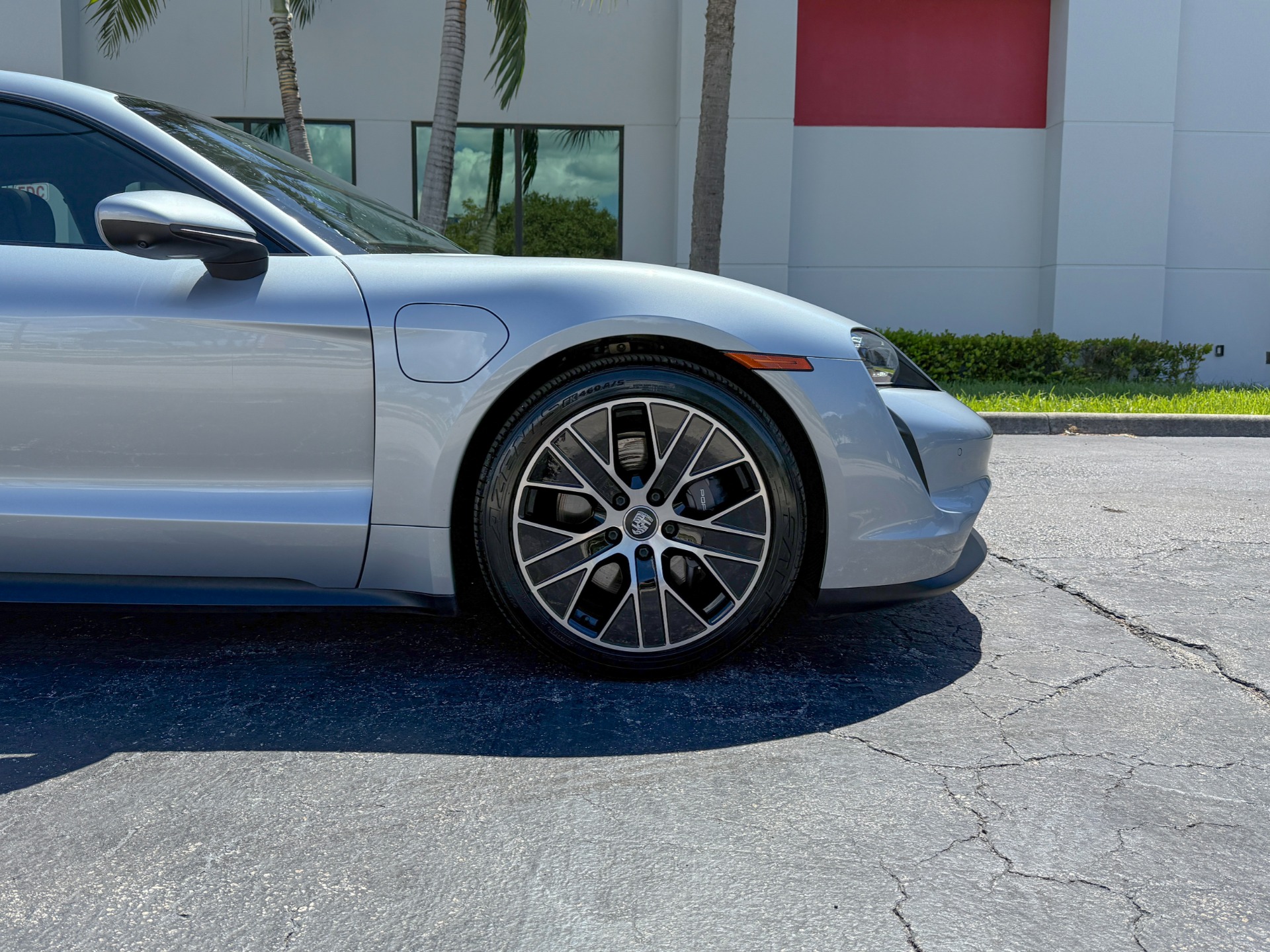 Used-2022-Porsche-Taycan