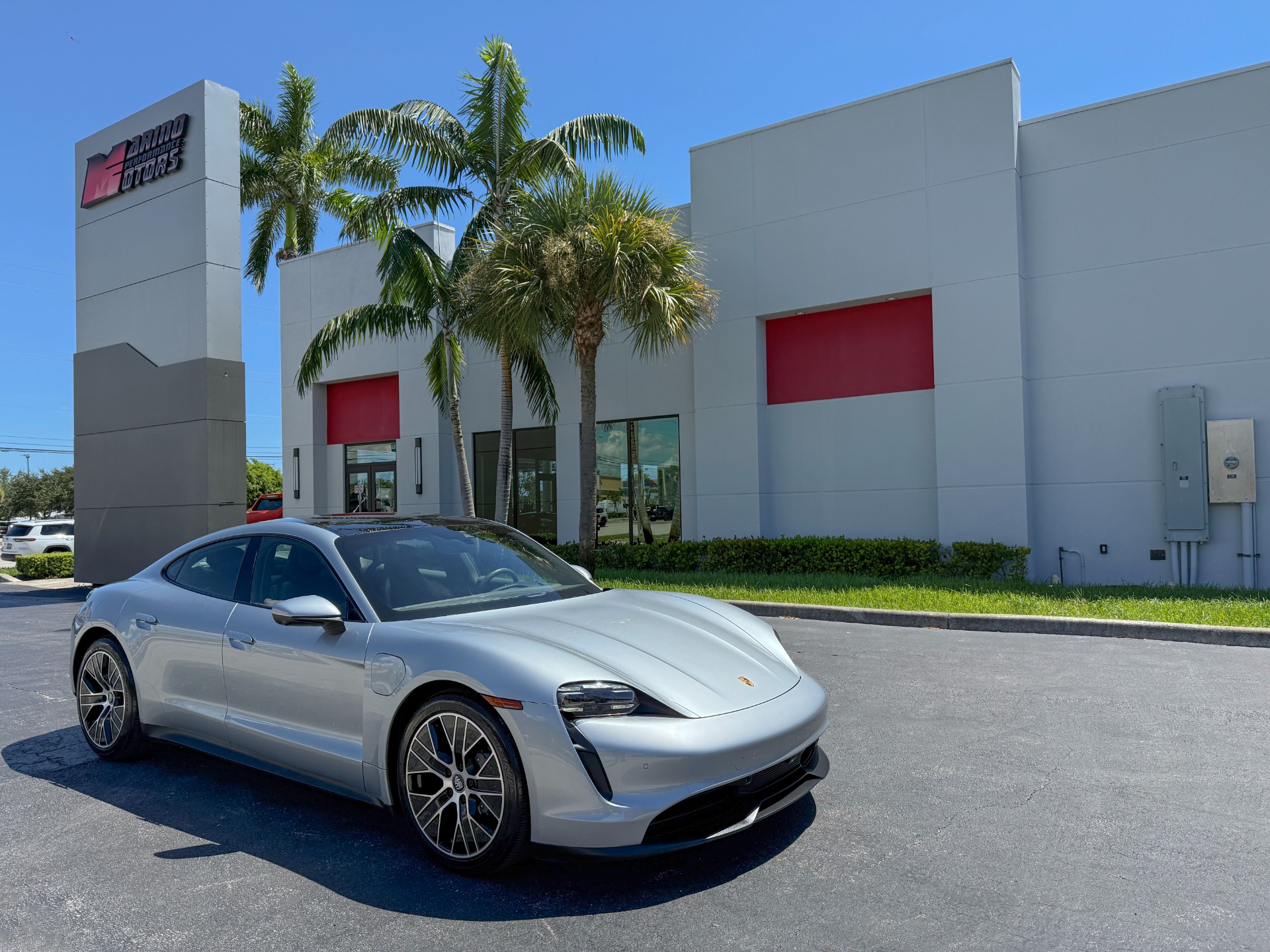 Used-2022-Porsche-Taycan