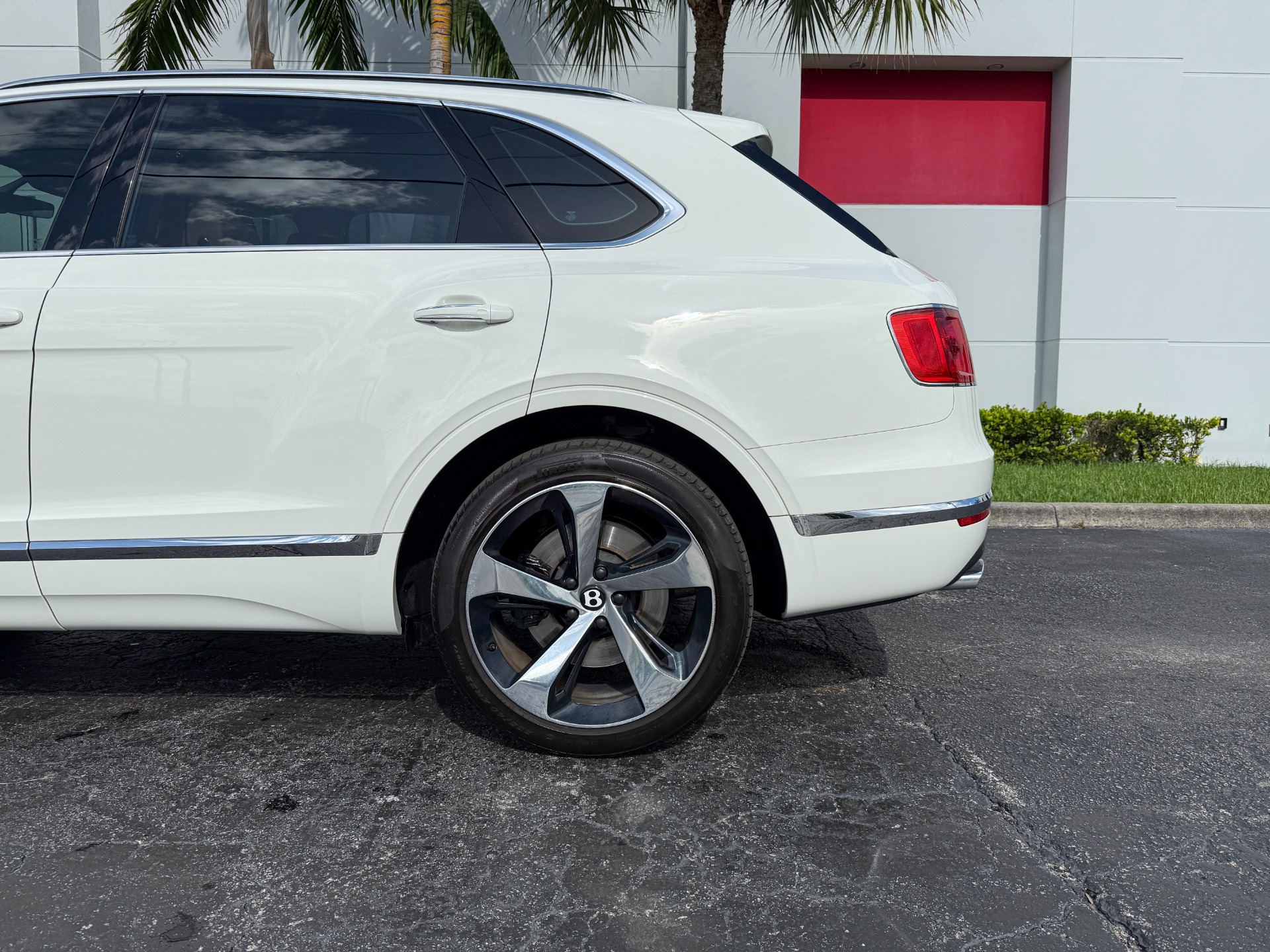 Used-2019-Bentley-Bentayga-V8