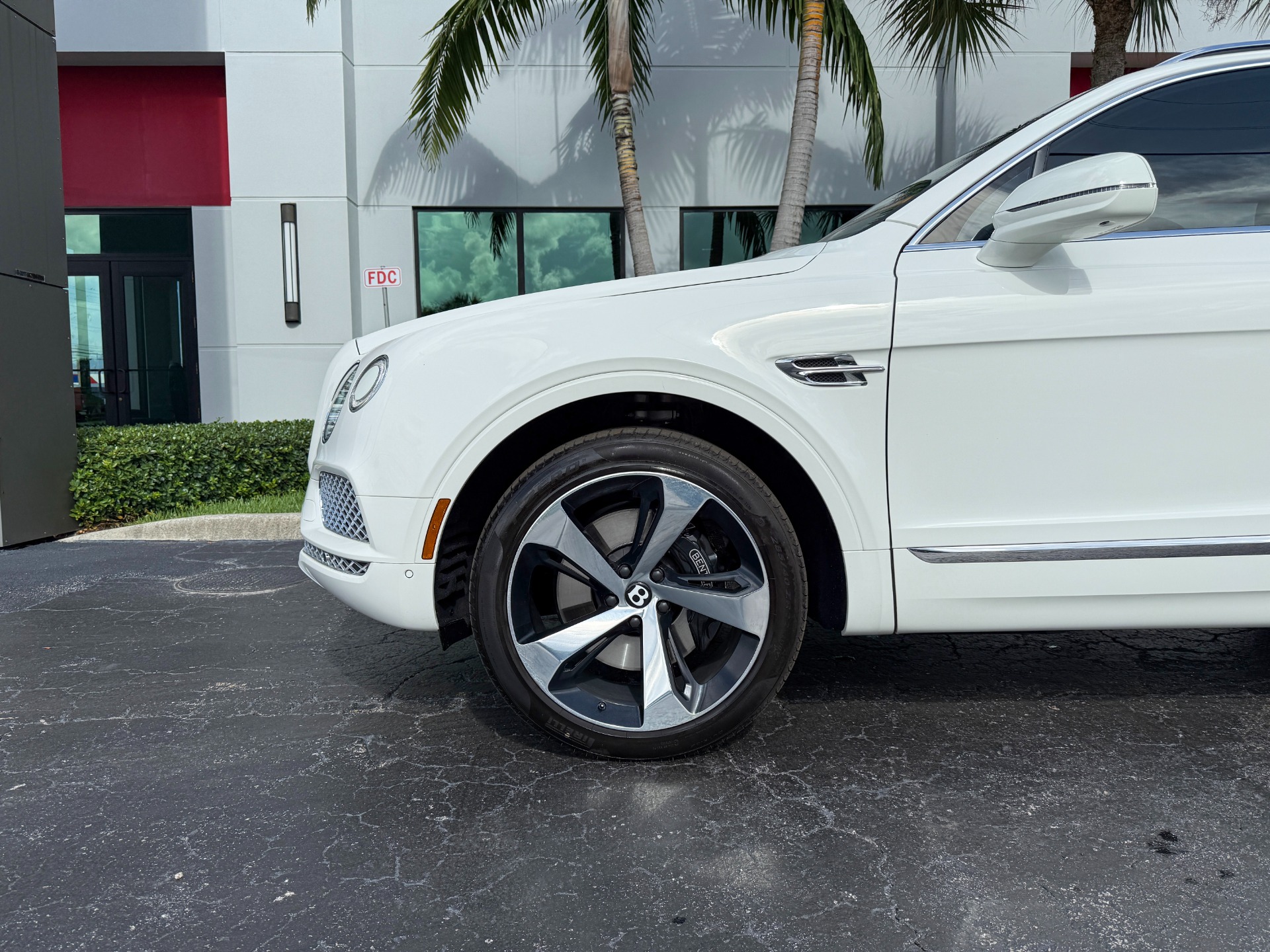 Used-2019-Bentley-Bentayga-V8