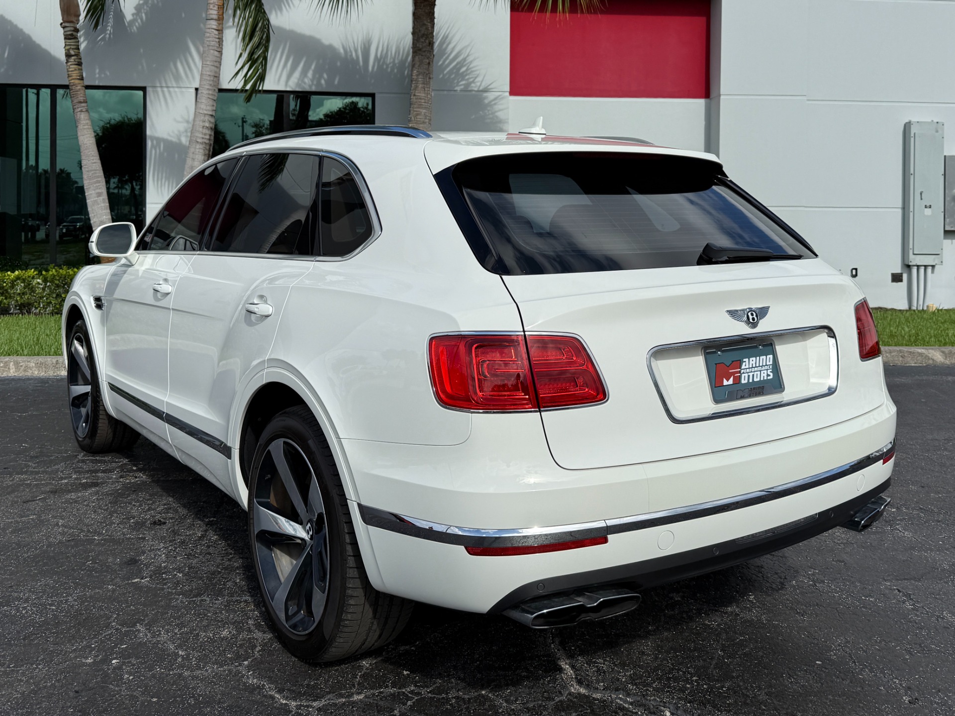 Used-2019-Bentley-Bentayga-V8