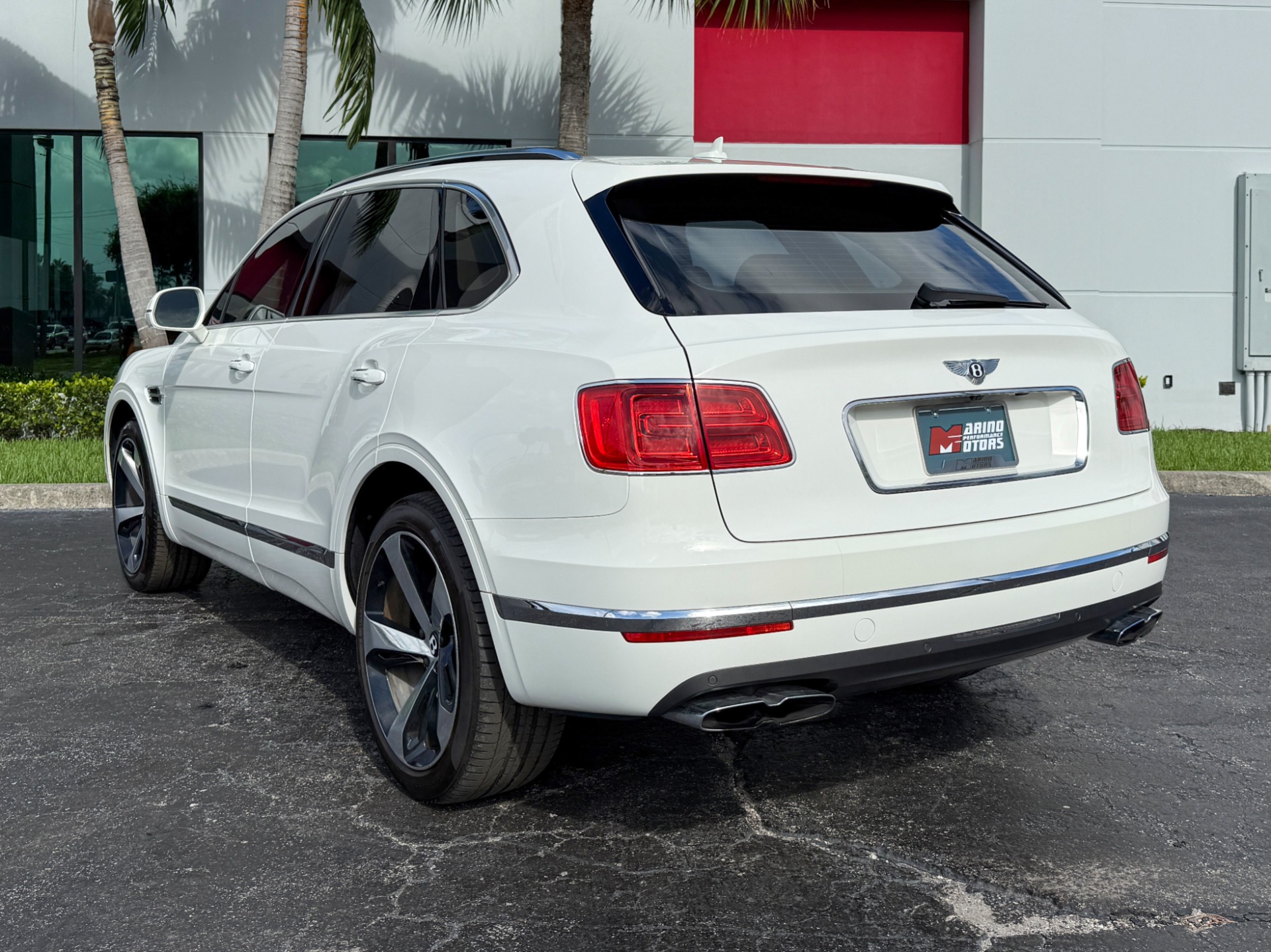 Used-2019-Bentley-Bentayga-V8