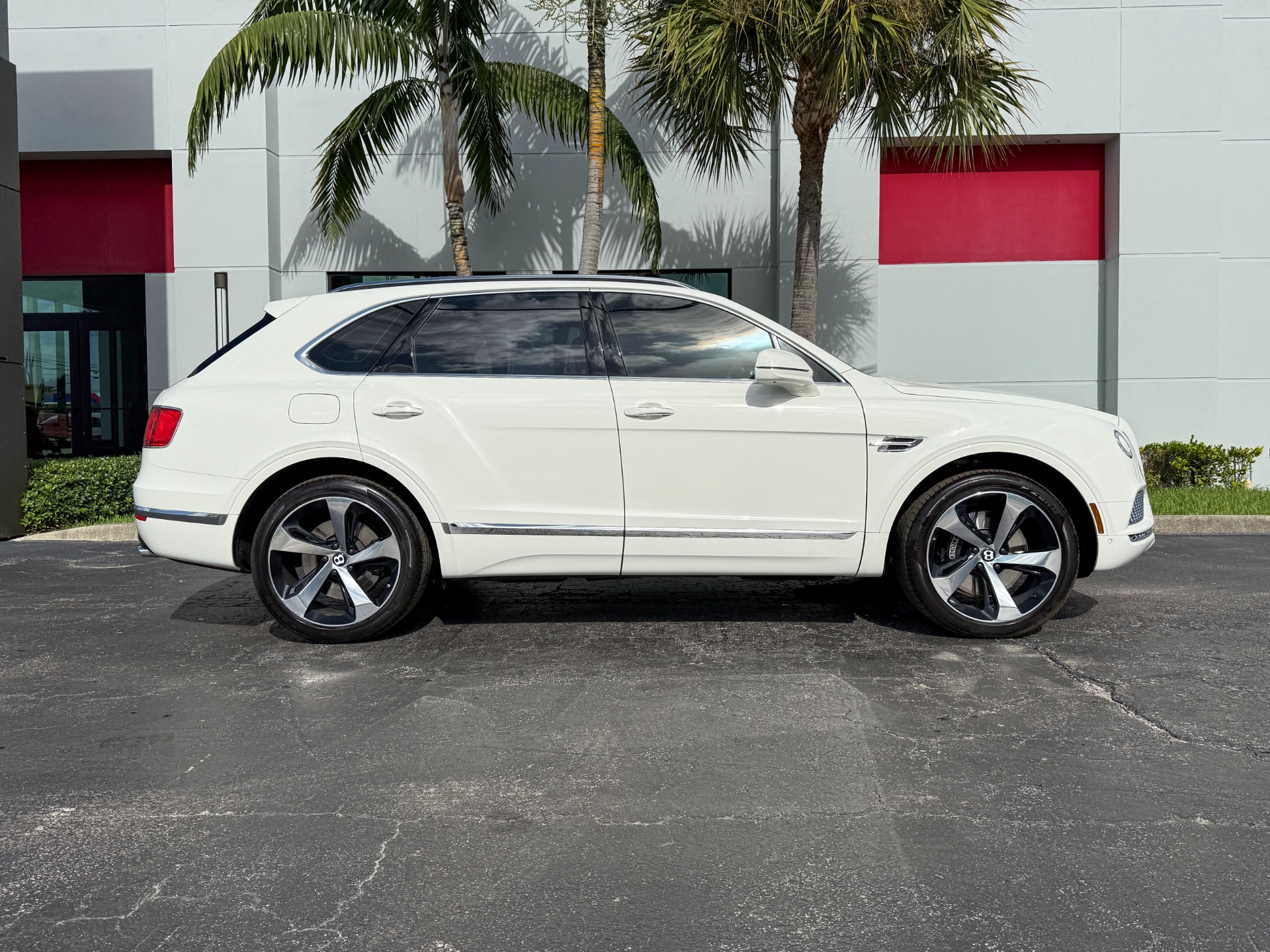 Used-2019-Bentley-Bentayga-V8