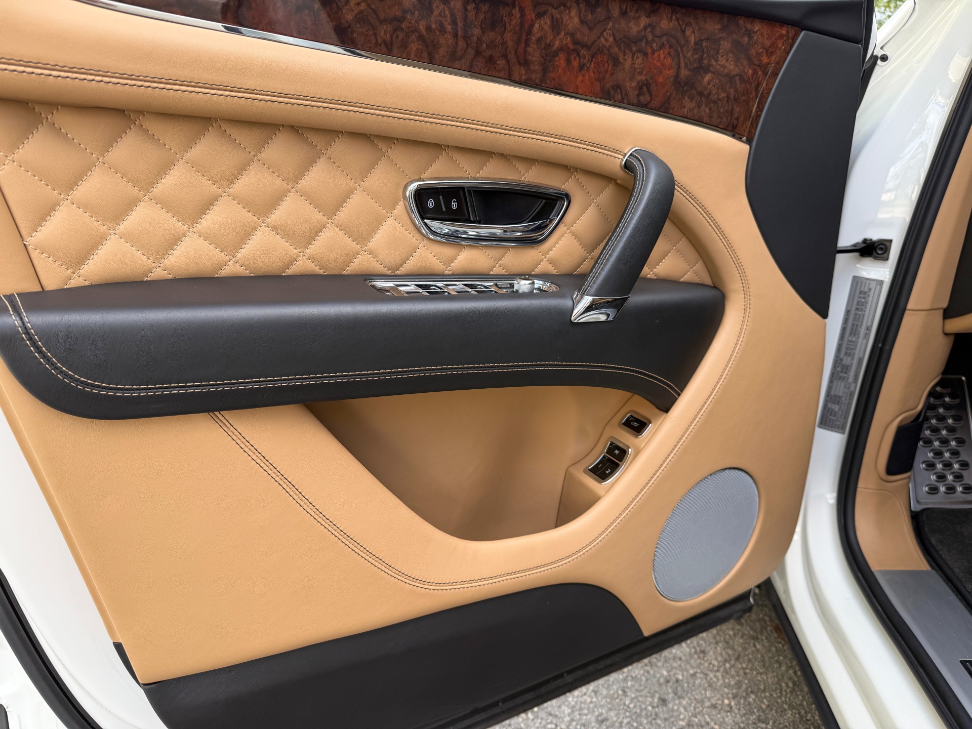 Used-2019-Bentley-Bentayga-V8