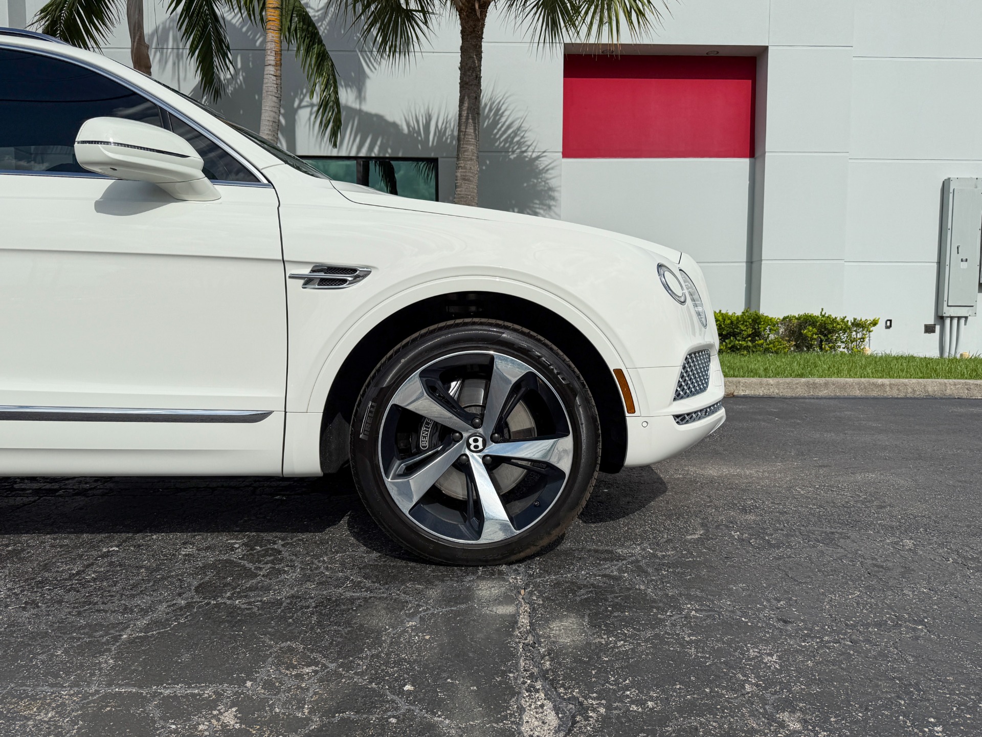 Used-2019-Bentley-Bentayga-V8