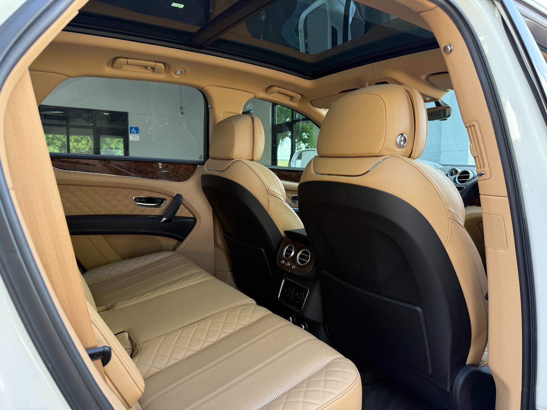 Used-2019-Bentley-Bentayga-V8