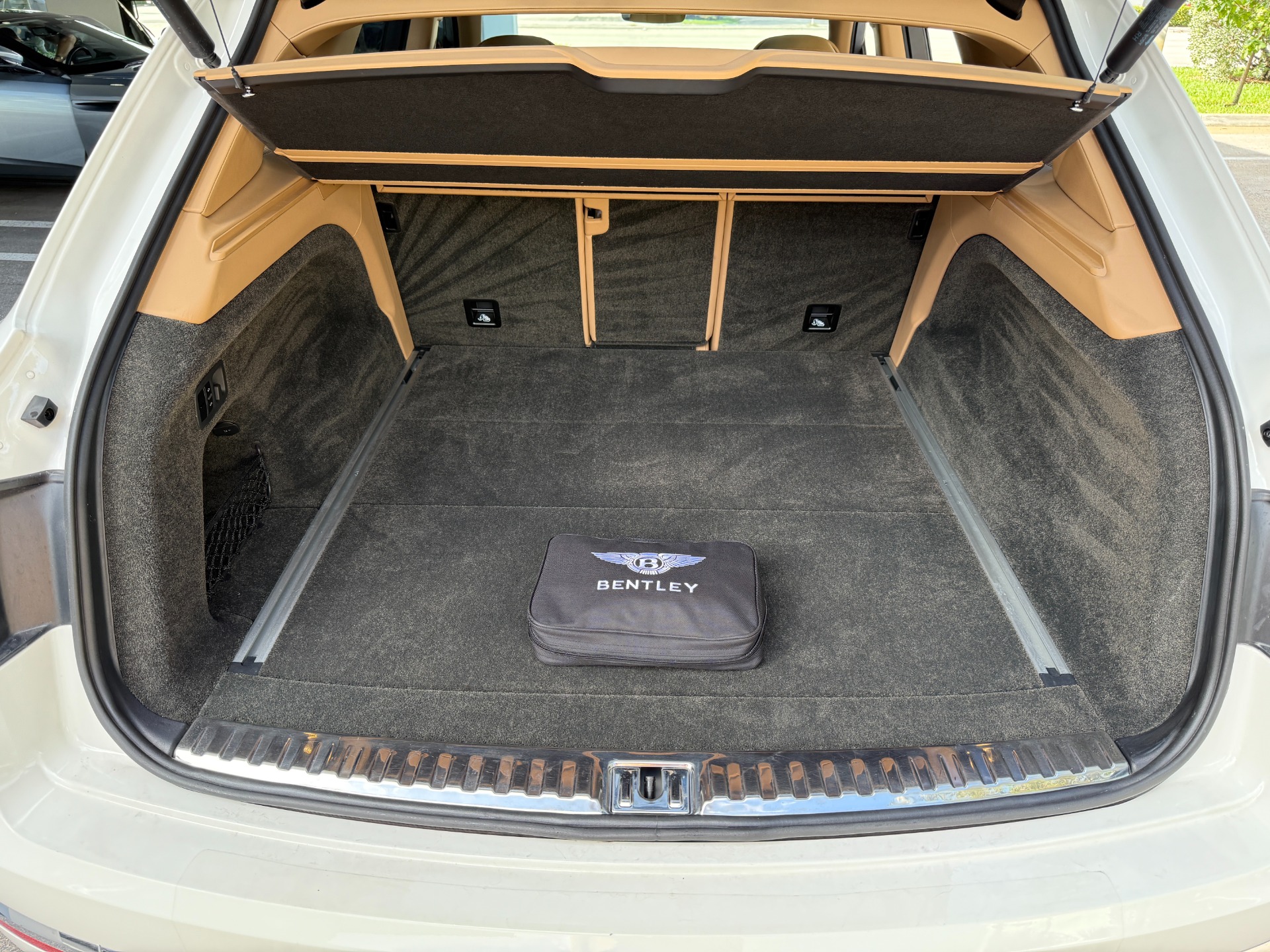 Used-2019-Bentley-Bentayga-V8