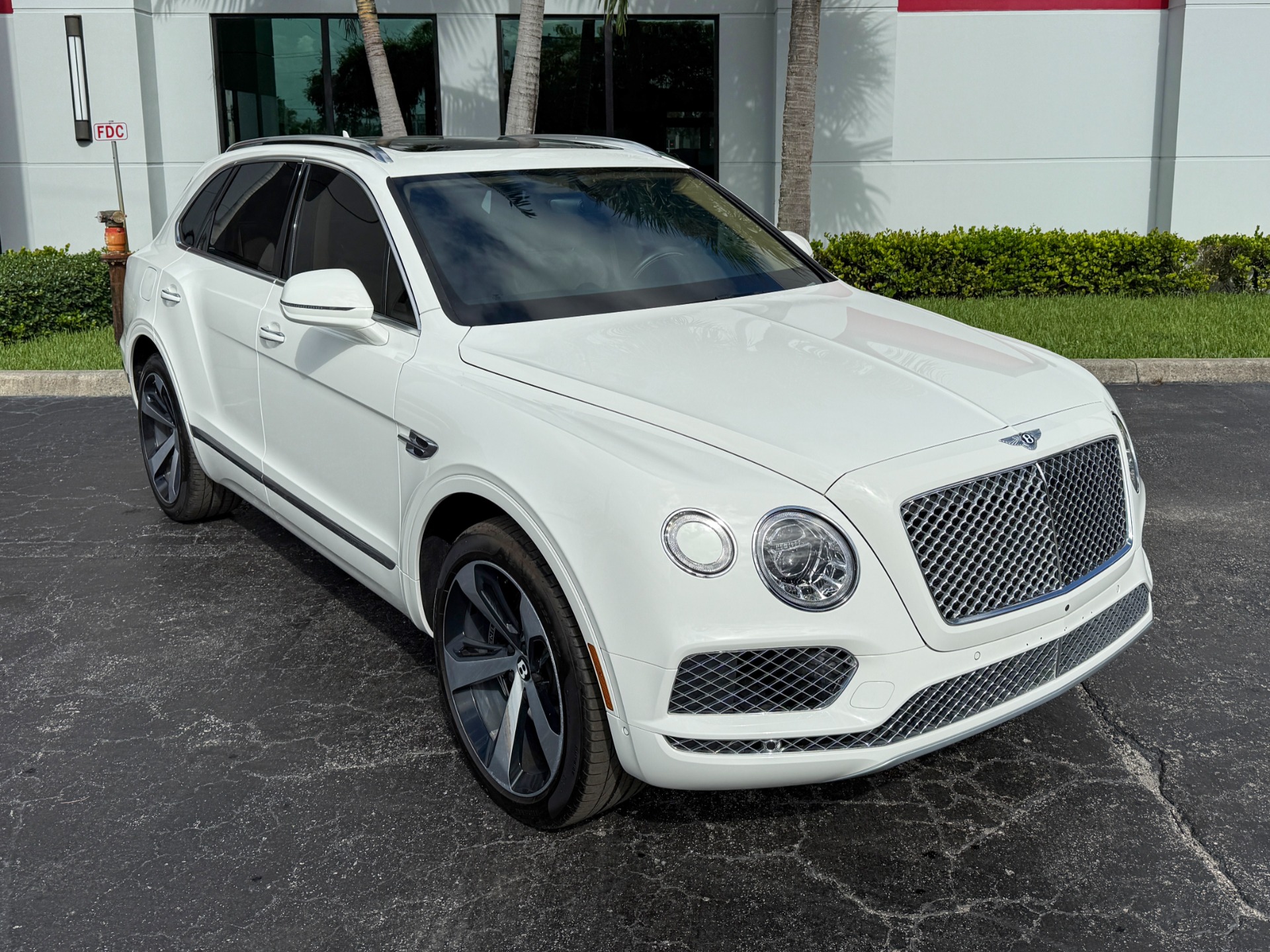 Used-2019-Bentley-Bentayga-V8