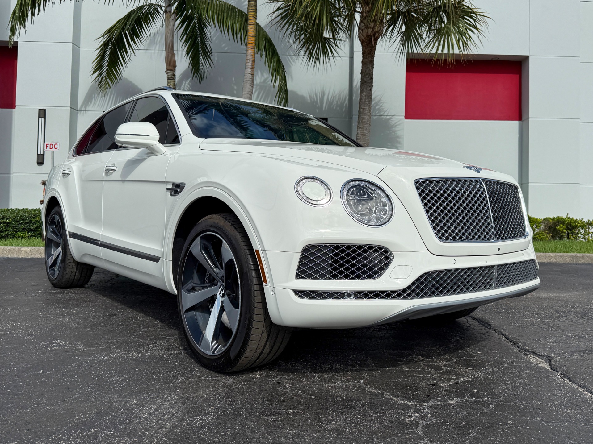 Used-2019-Bentley-Bentayga-V8