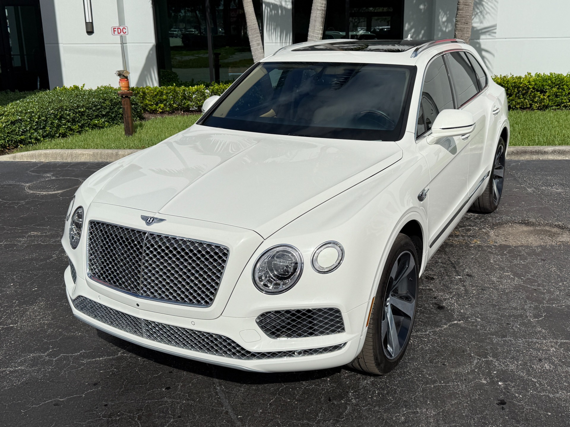 Used-2019-Bentley-Bentayga-V8