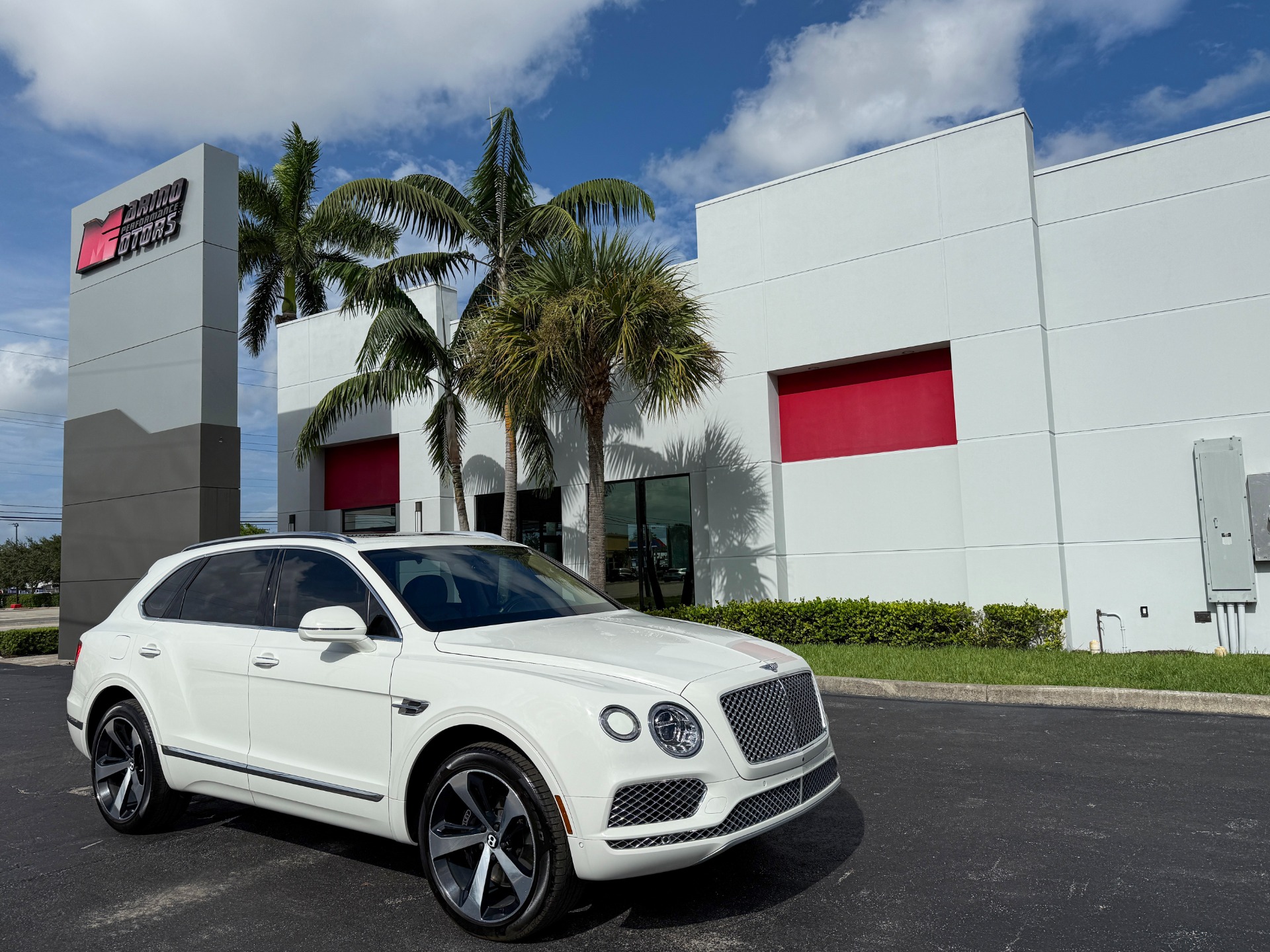 Used-2019-Bentley-Bentayga-V8