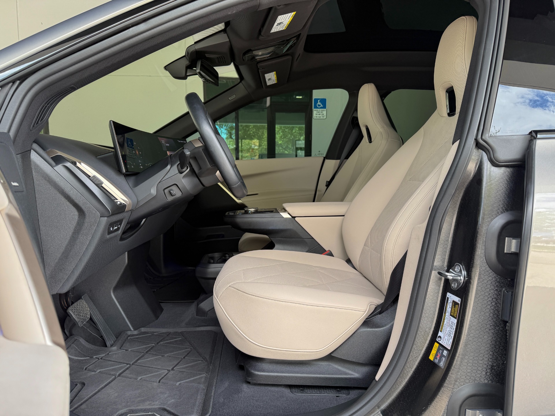 Used-2025-BMW-iX-xDrive50
