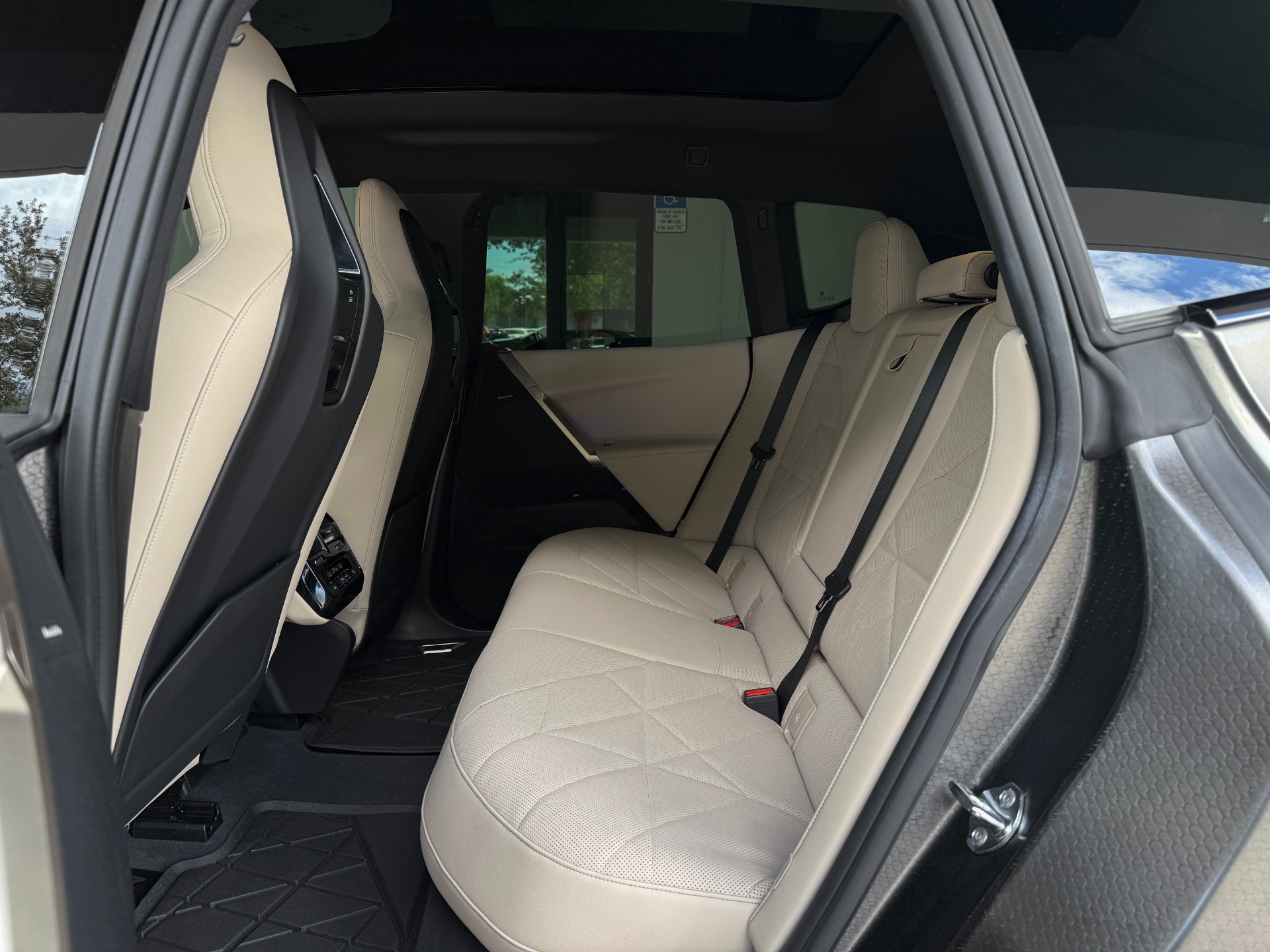 Used-2025-BMW-iX-xDrive50