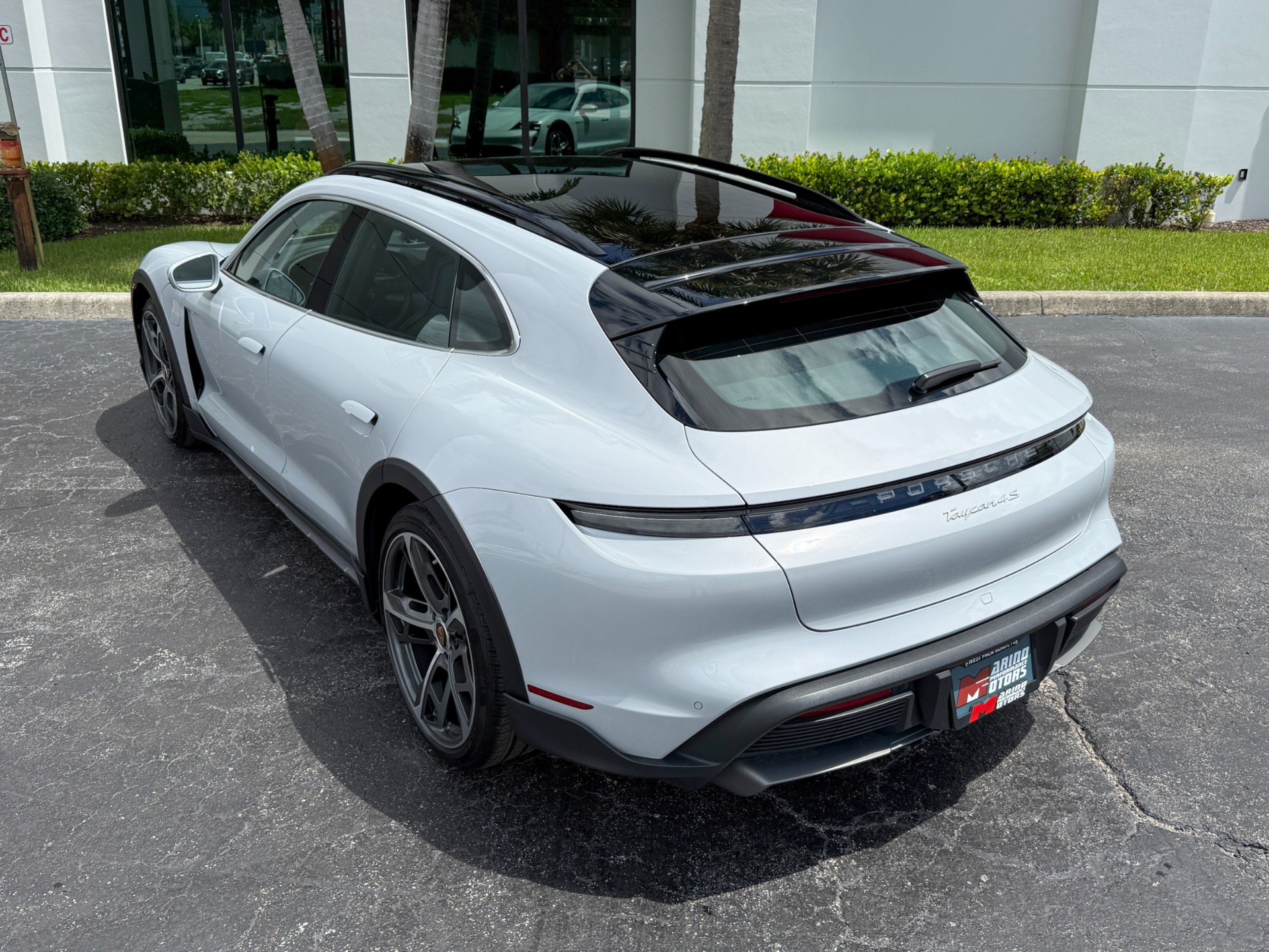 2024 Porsche Taycan 4S Cross Turismo photo 14