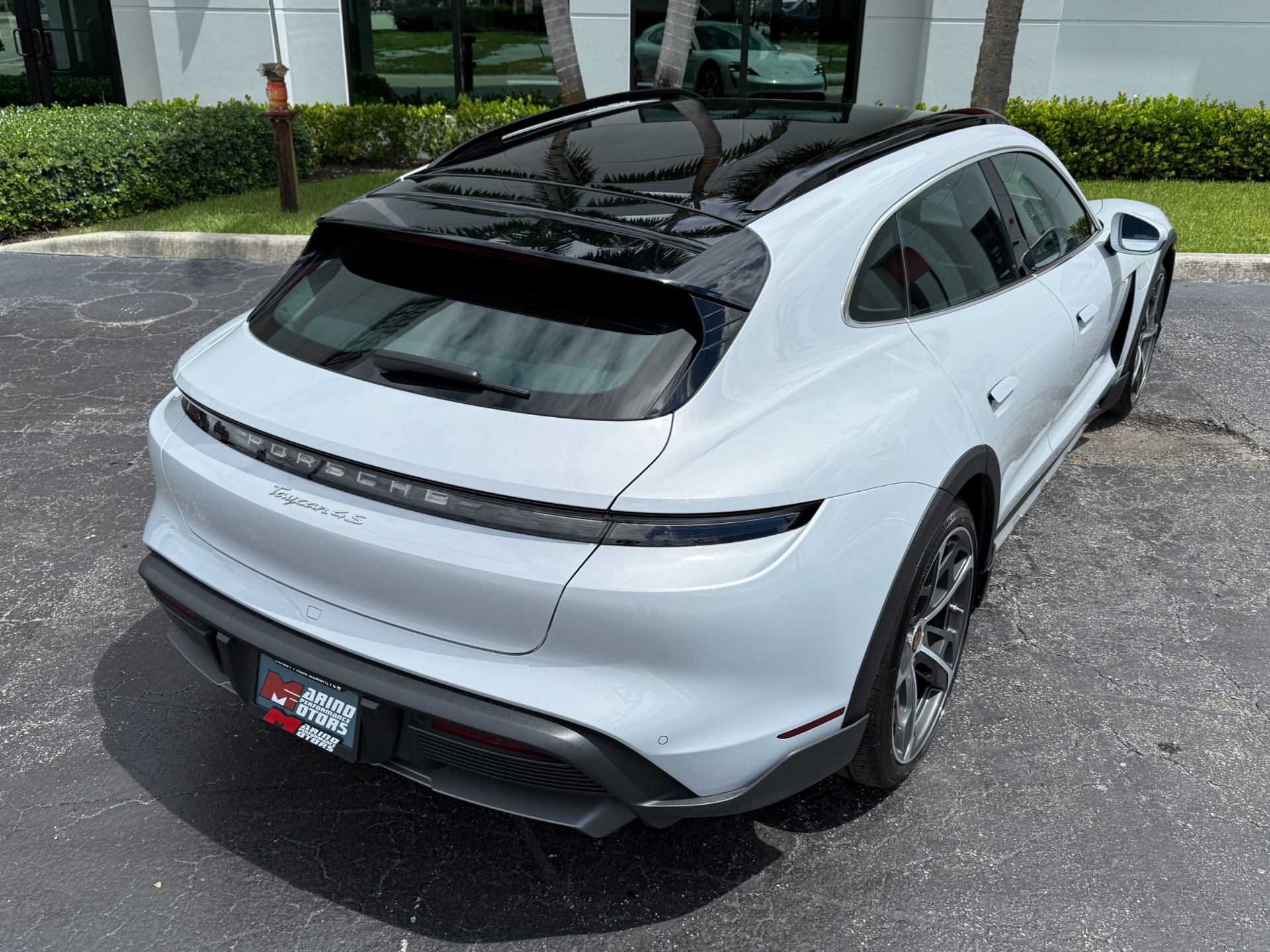 2024 Porsche Taycan 4S Cross Turismo photo 15