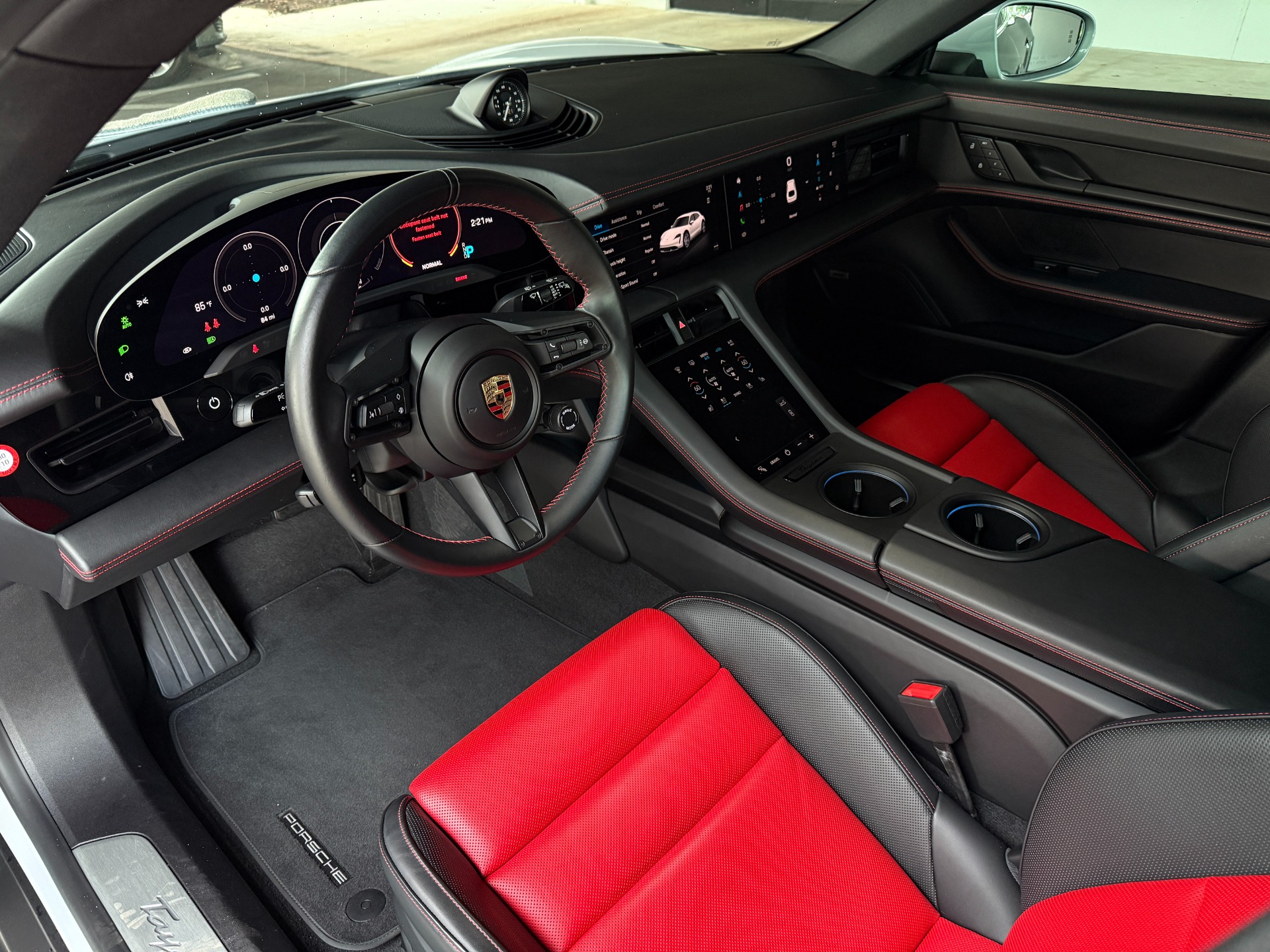 2024 Porsche Taycan 4S Cross Turismo photo 2