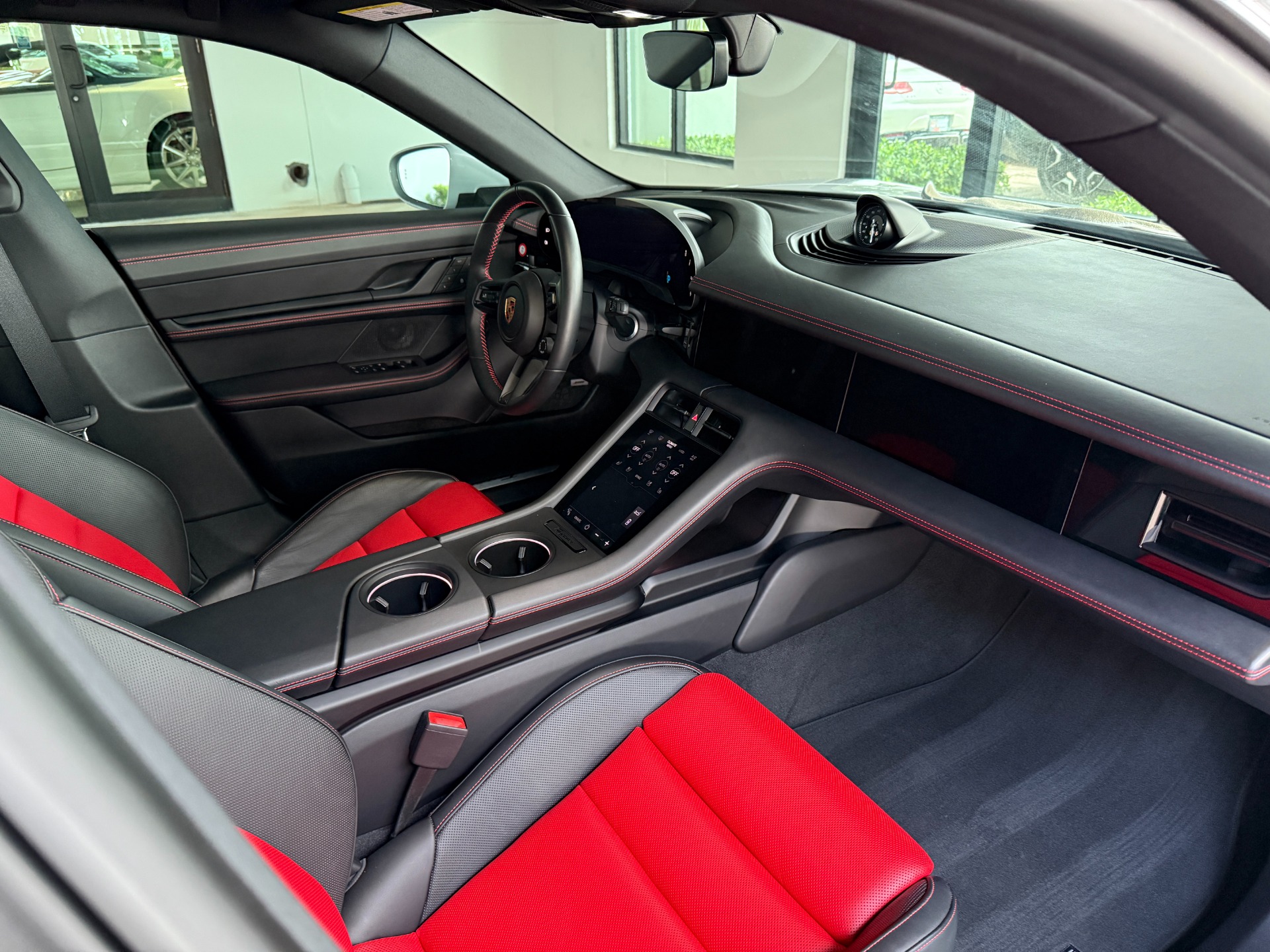 2024 Porsche Taycan 4S Cross Turismo photo 20