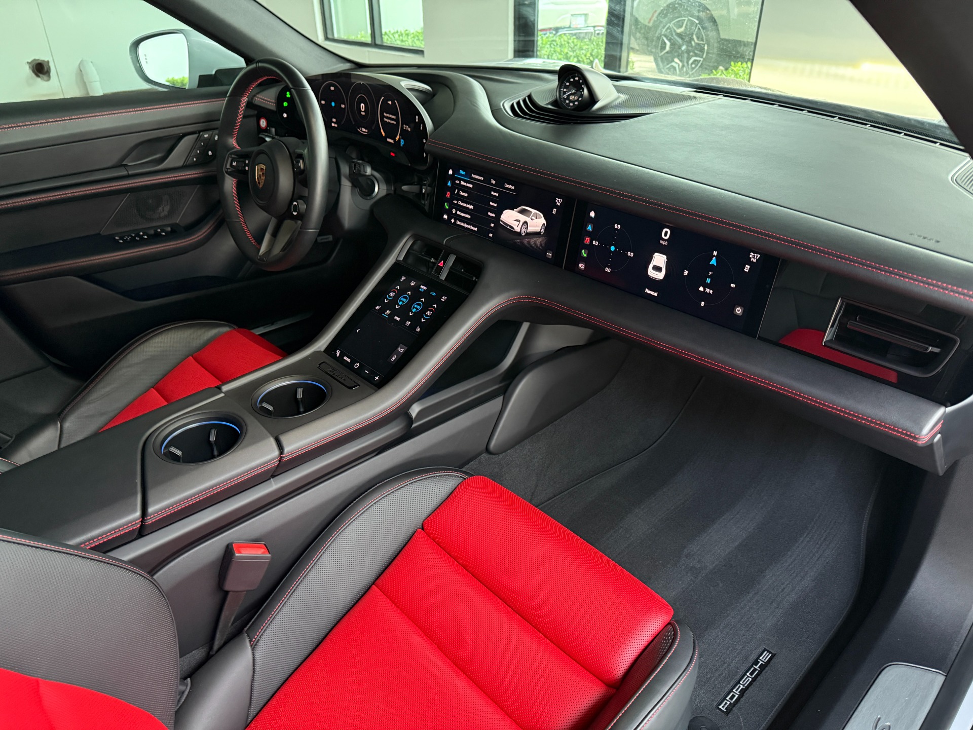 2024 Porsche Taycan 4S Cross Turismo photo 21