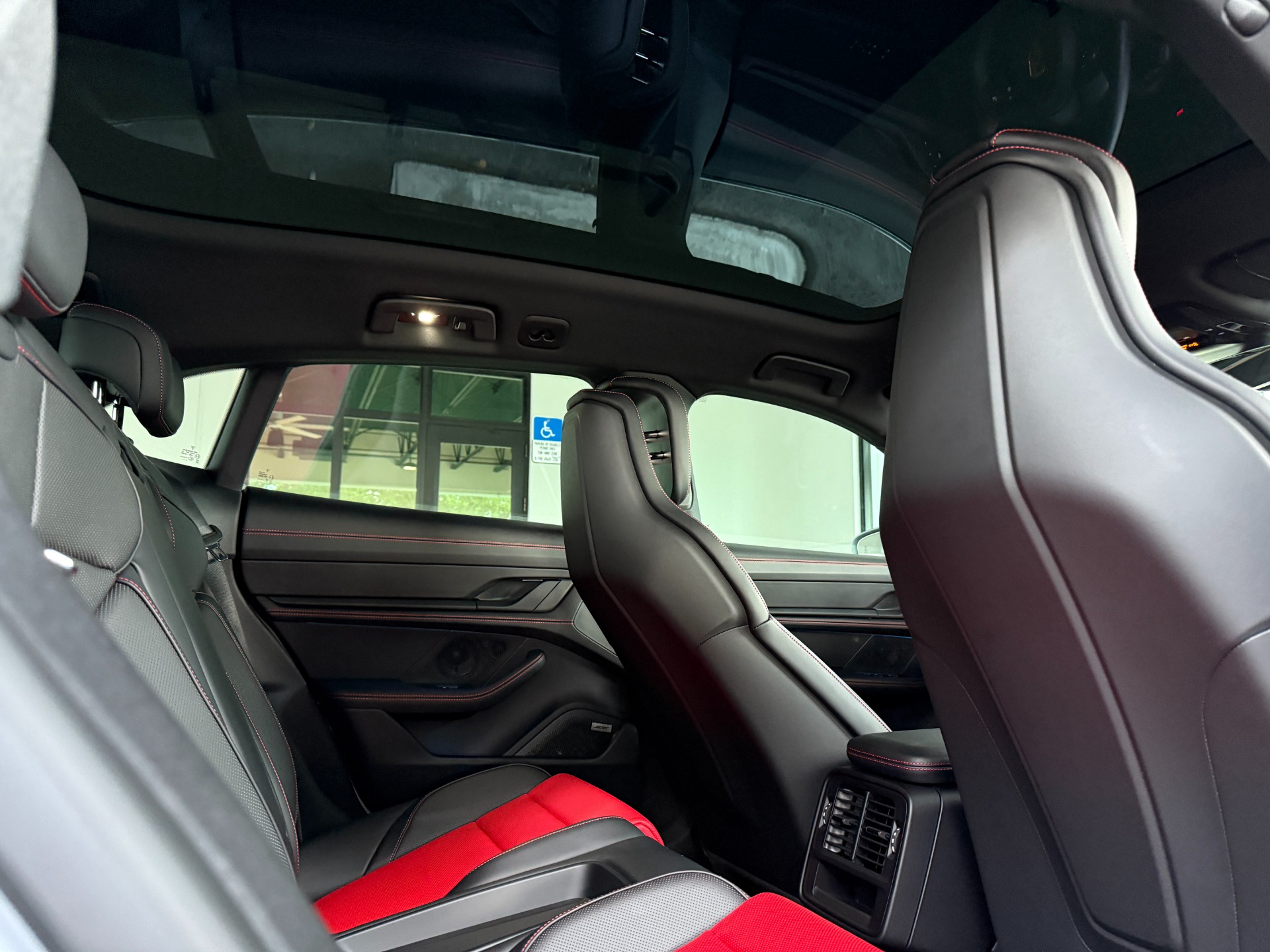 2024 Porsche Taycan 4S Cross Turismo photo 27