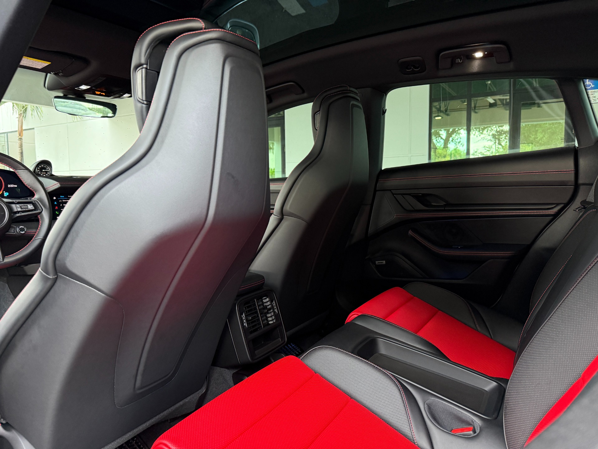 2024 Porsche Taycan 4S Cross Turismo photo 33