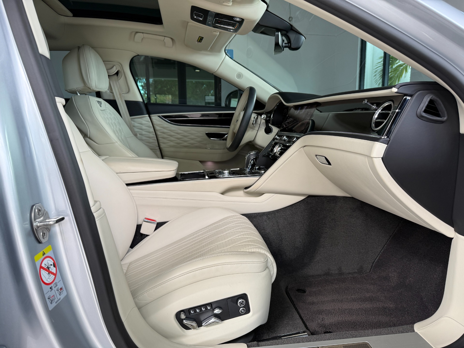 Used-2022-Bentley-Flying-Spur-W12