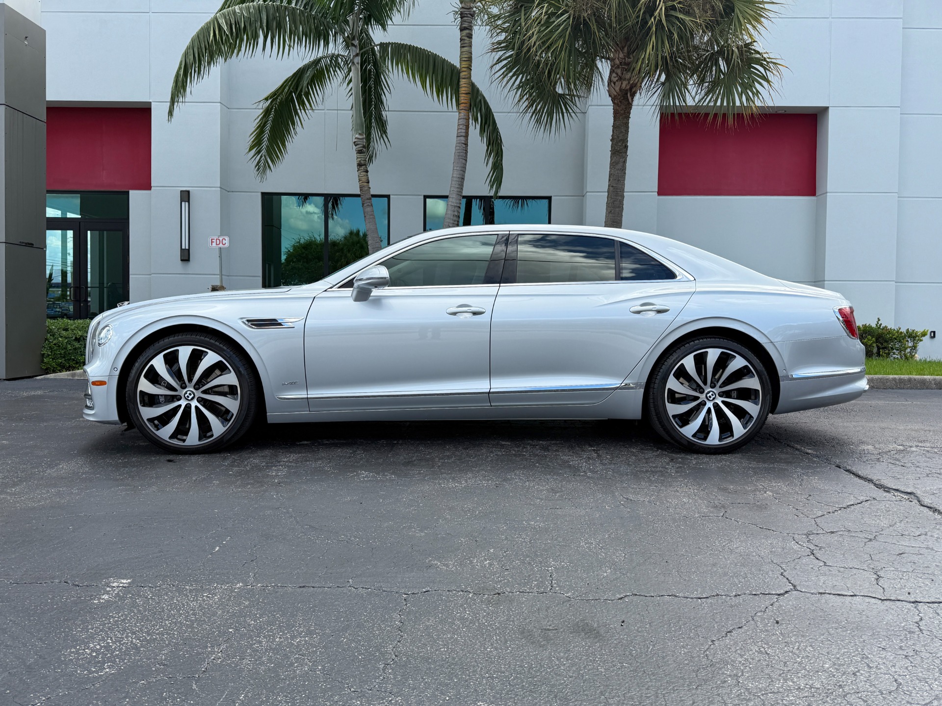 2022 Bentley Flying Spur W12 photo 6