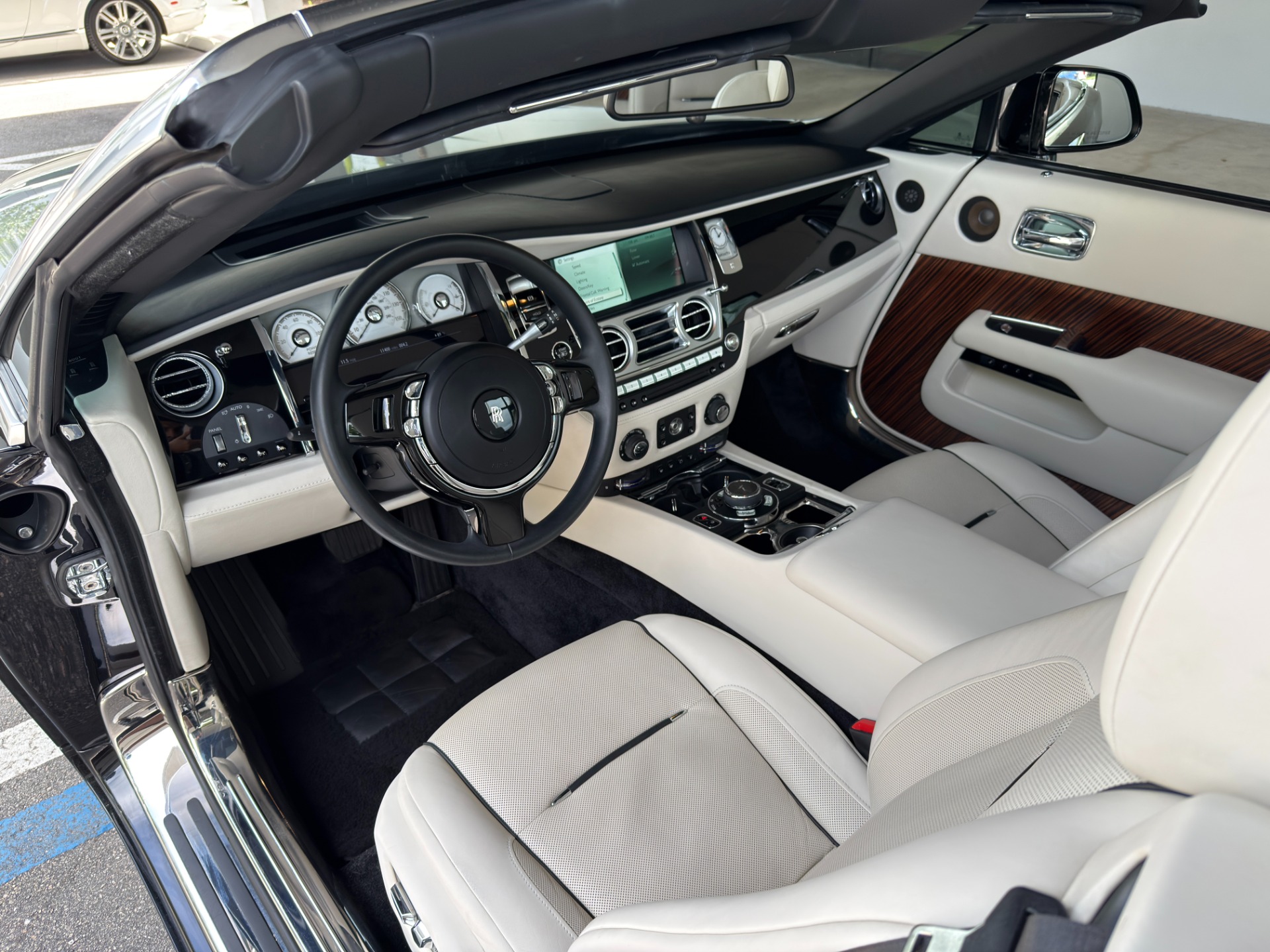 2016 Rolls Royce Dawn RR6 photo 2