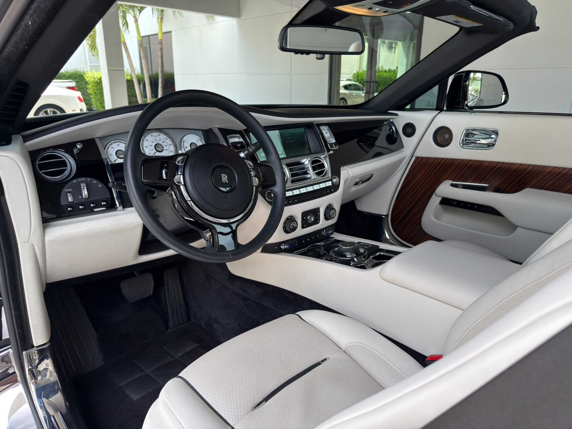 2016 Rolls Royce Dawn RR6 photo 26